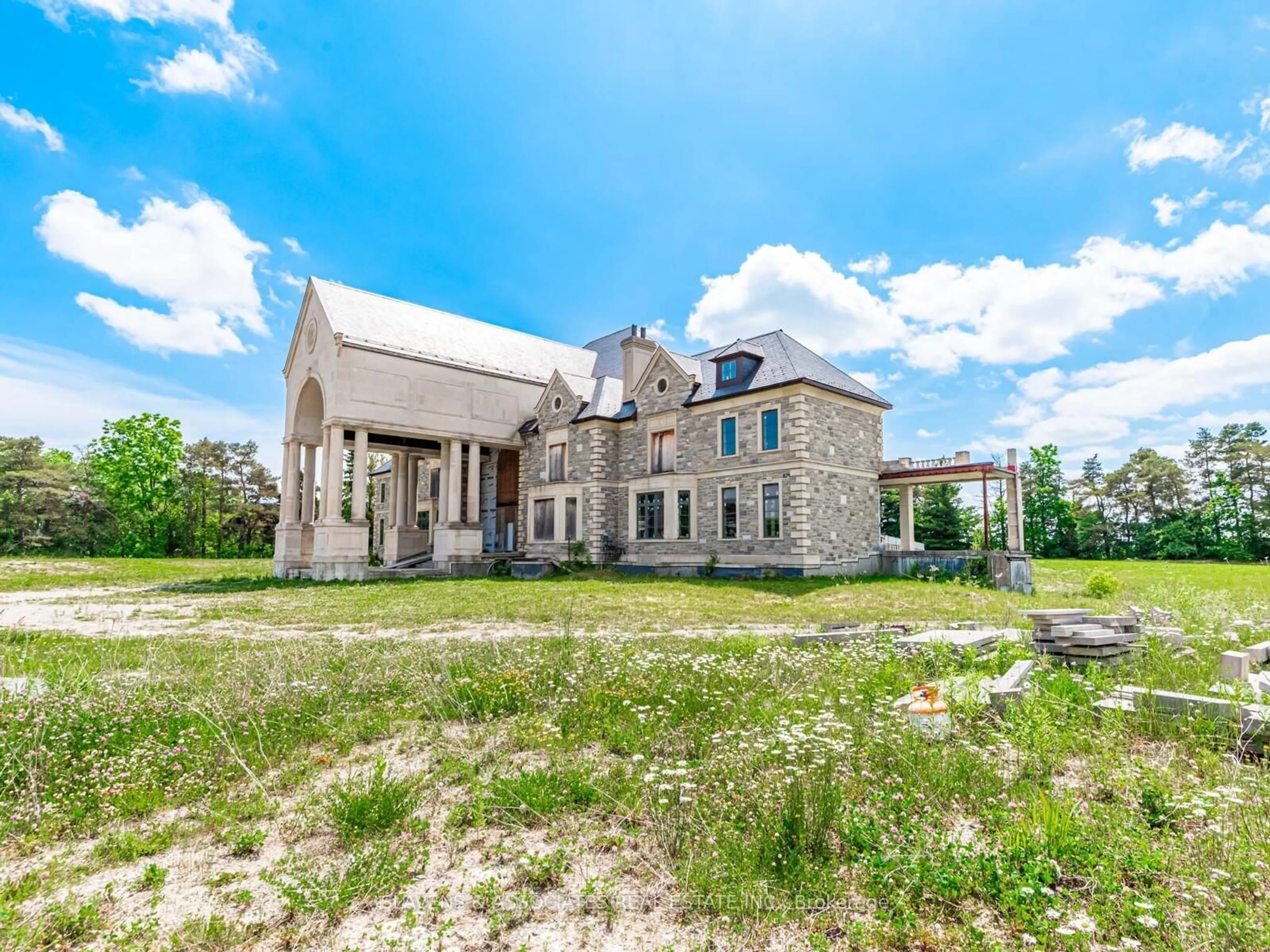 A pic from outside/outdoor area/front of a property/back of a property/a pic from drone, building for 12068 Mccowan Rd, Whitchurch-Stouffville Ontario L4A 4C4