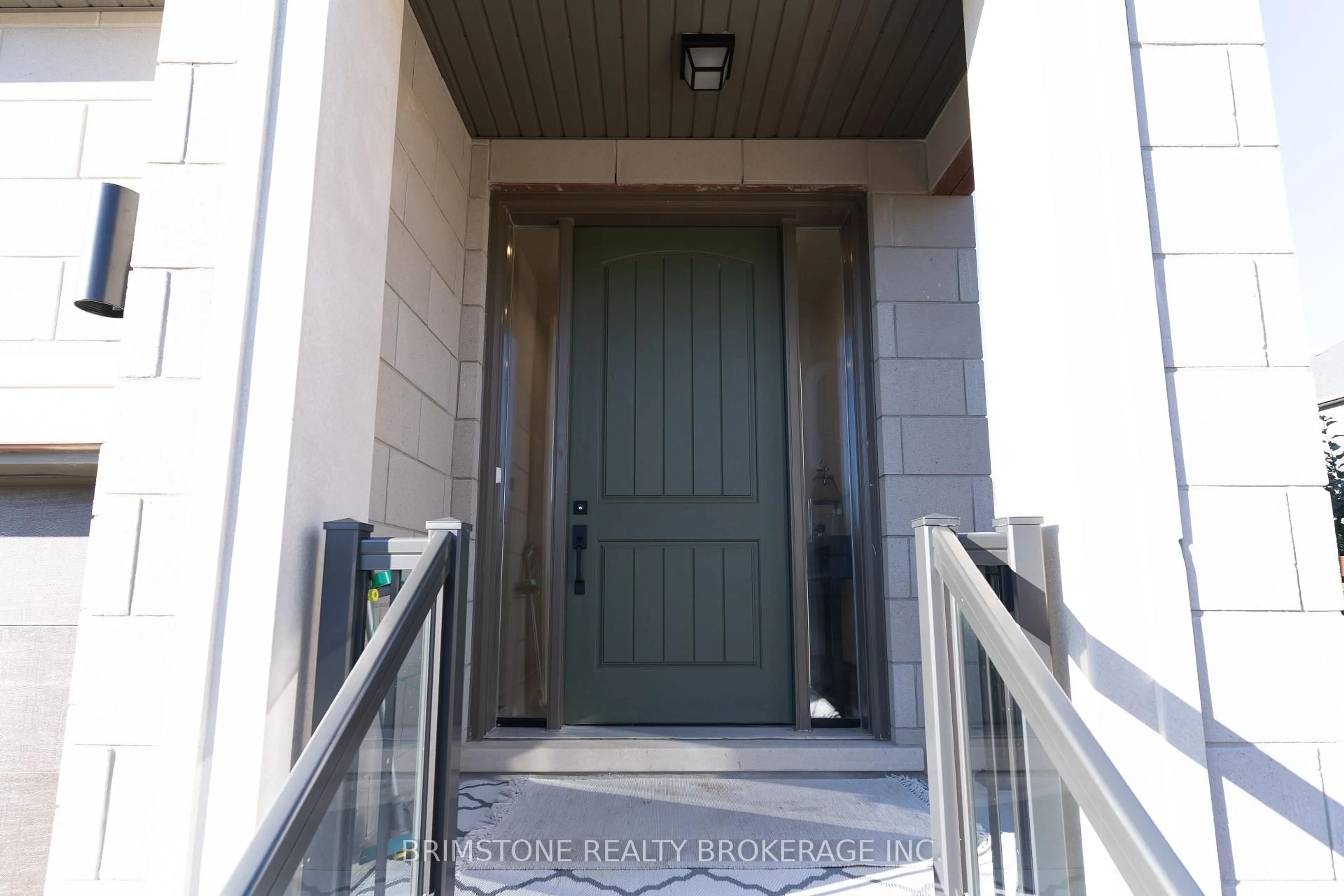 Indoor entryway for 119 Gray Ave, New Tecumseth Ontario L9R 1P6