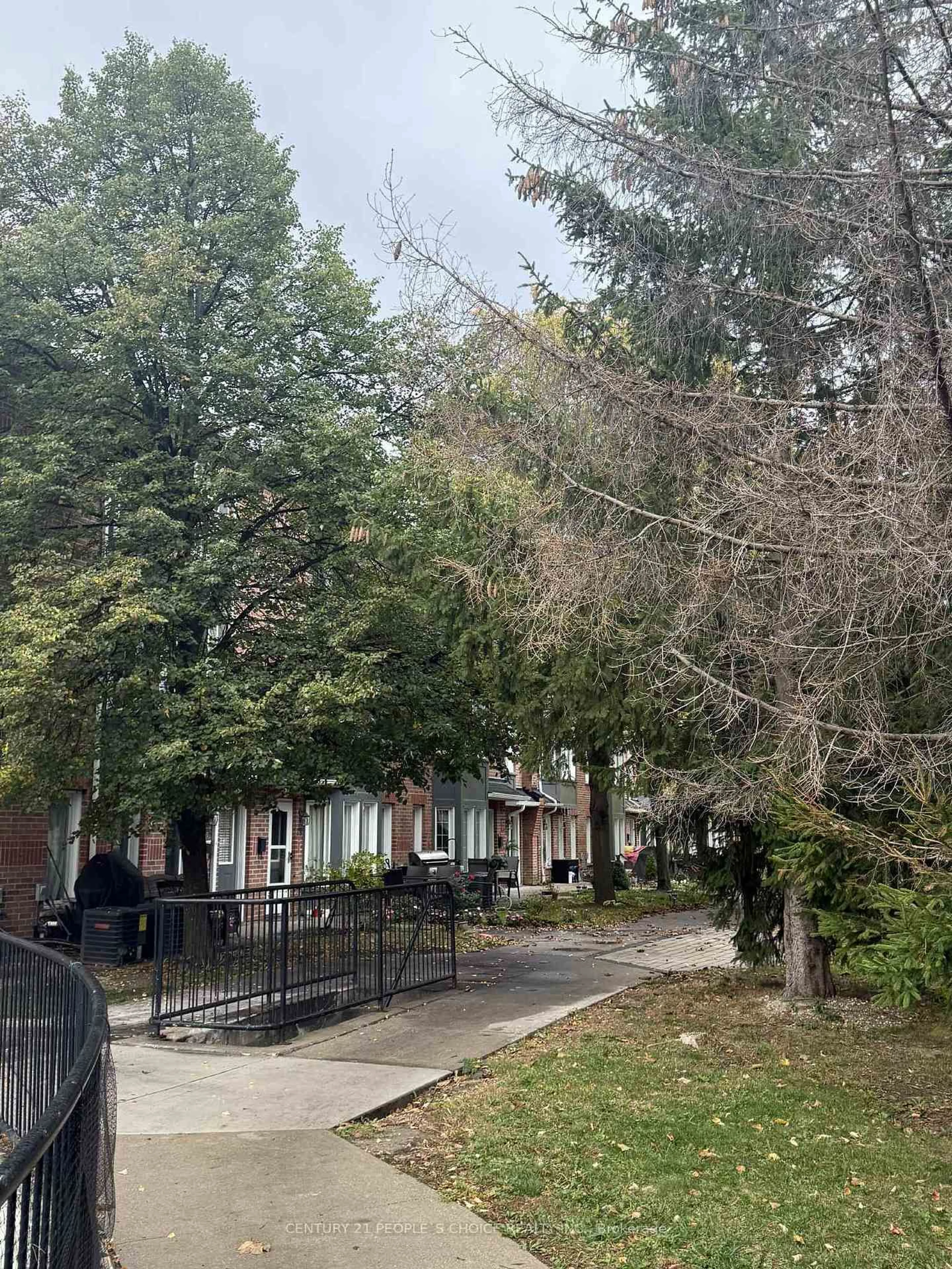 Unknown for 151 Townsgate Dr #32, Vaughan Ontario L4J 8J7