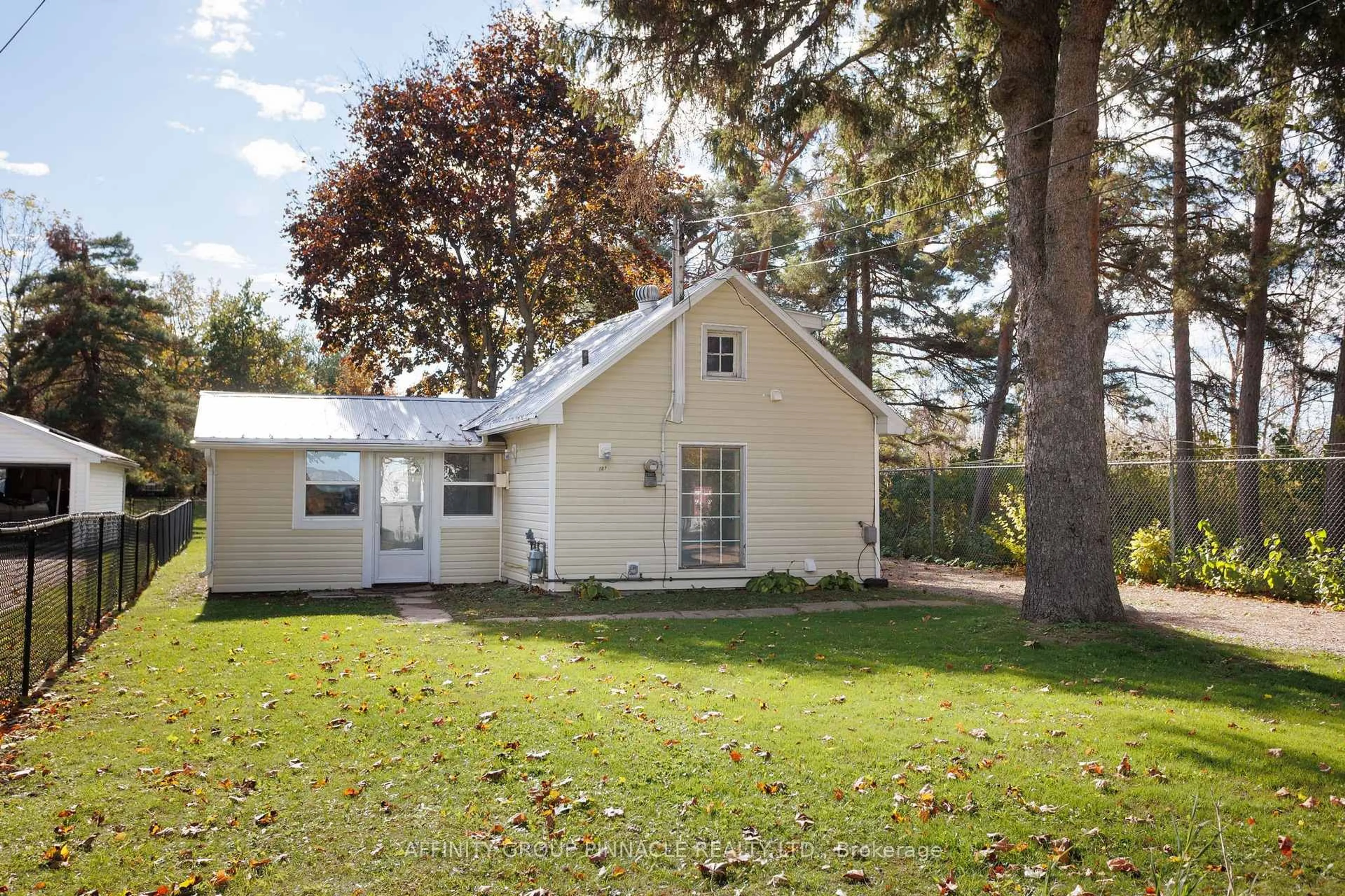 Home with vinyl exterior material, street for 187 King St, Brock Ontario L0K 1A0