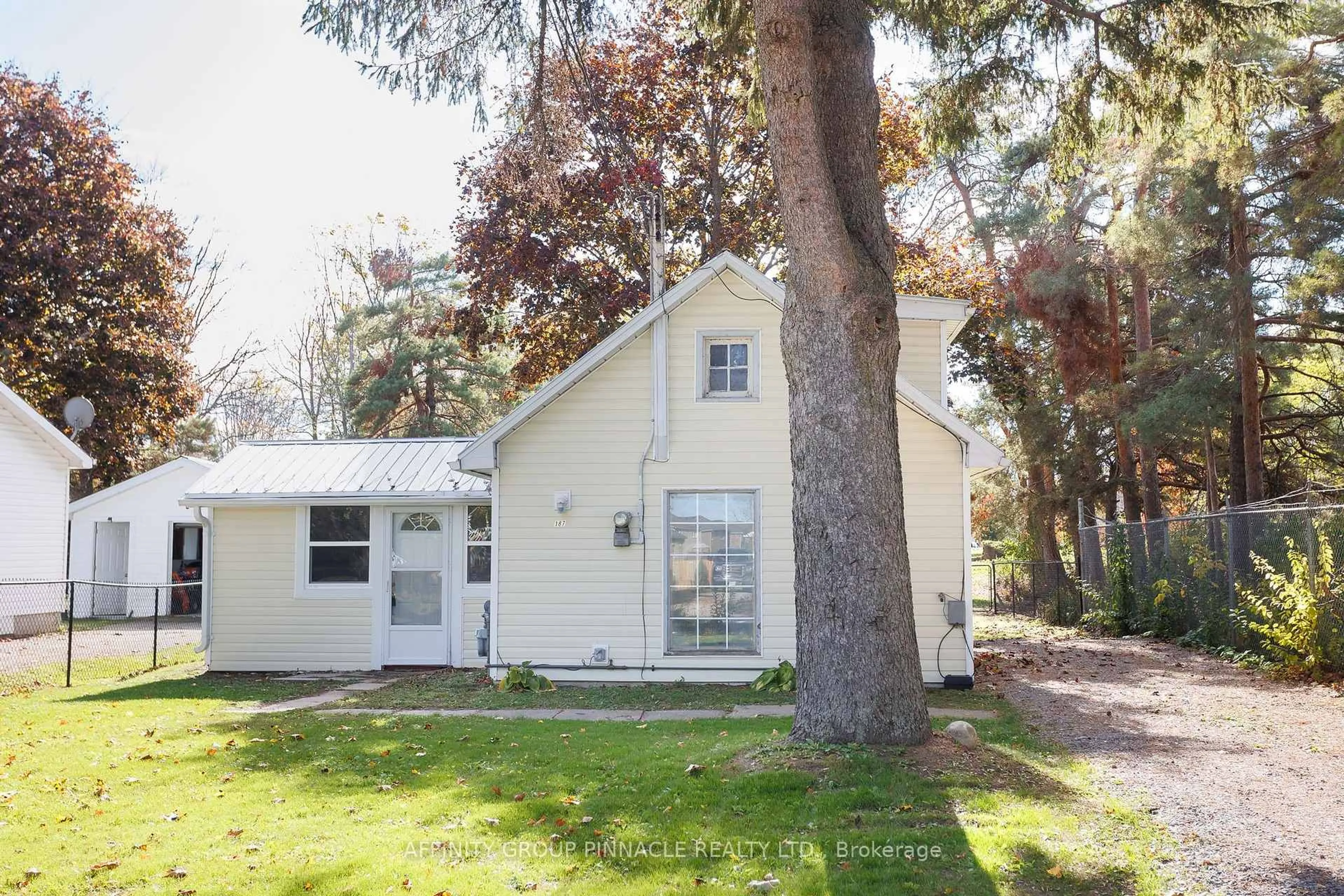 Home with vinyl exterior material, street for 187 King St, Brock Ontario L0K 1A0