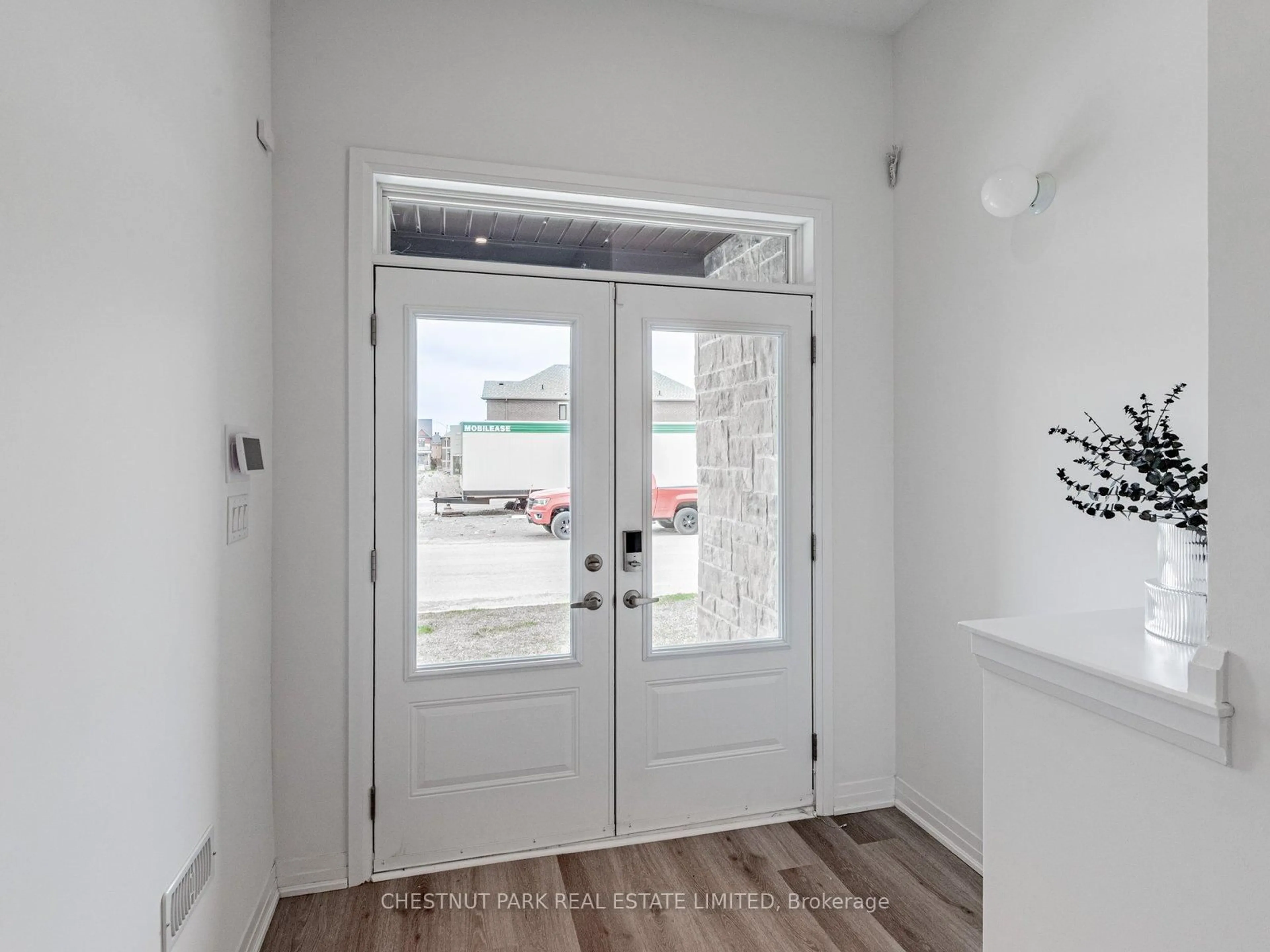 Indoor entryway for 50 Robert Eaton Ave, Markham Ontario M4J 2Z5