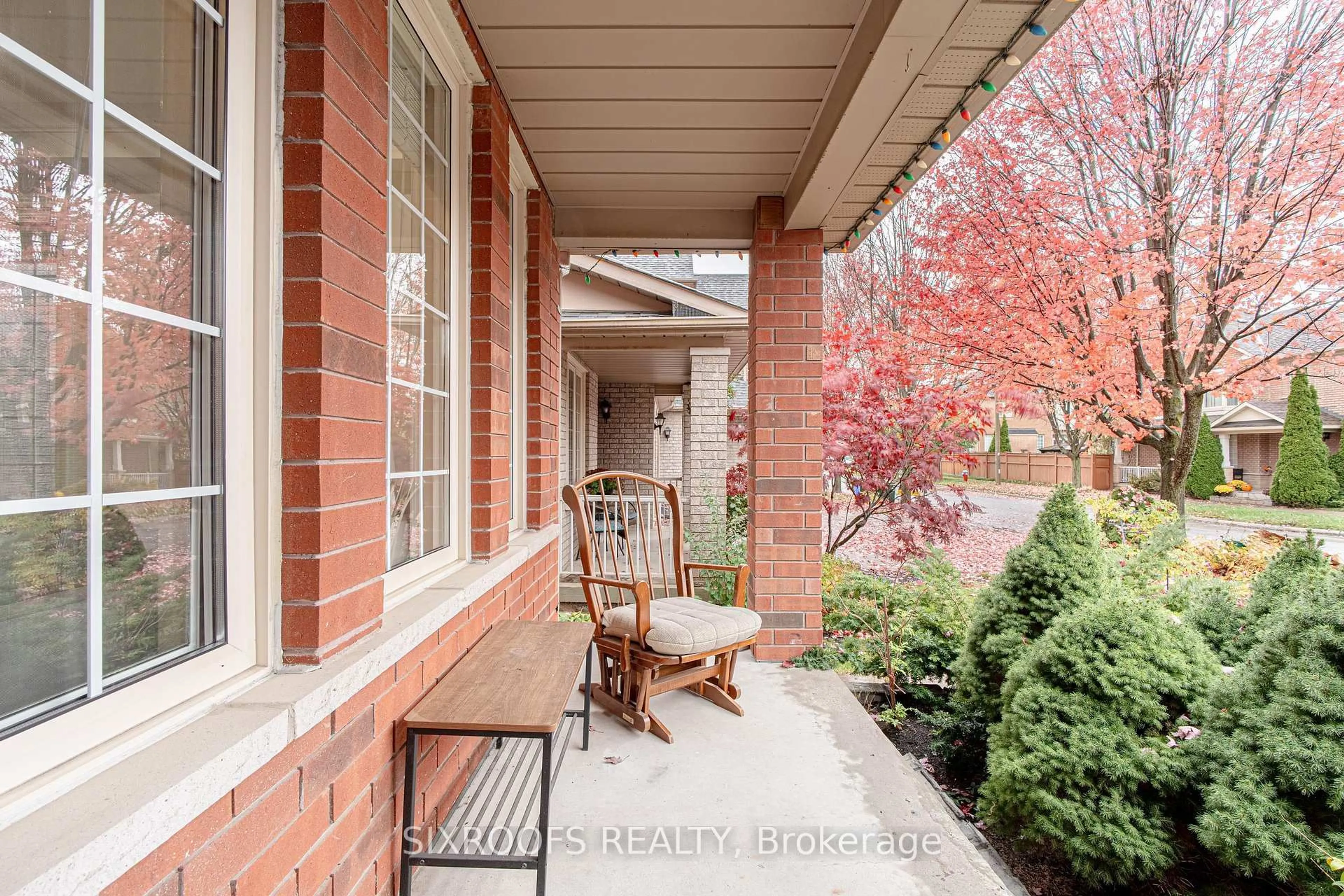Home with brick exterior material, street for 15 Longwood Ave, Richmond Hill Ontario L4E 4B1