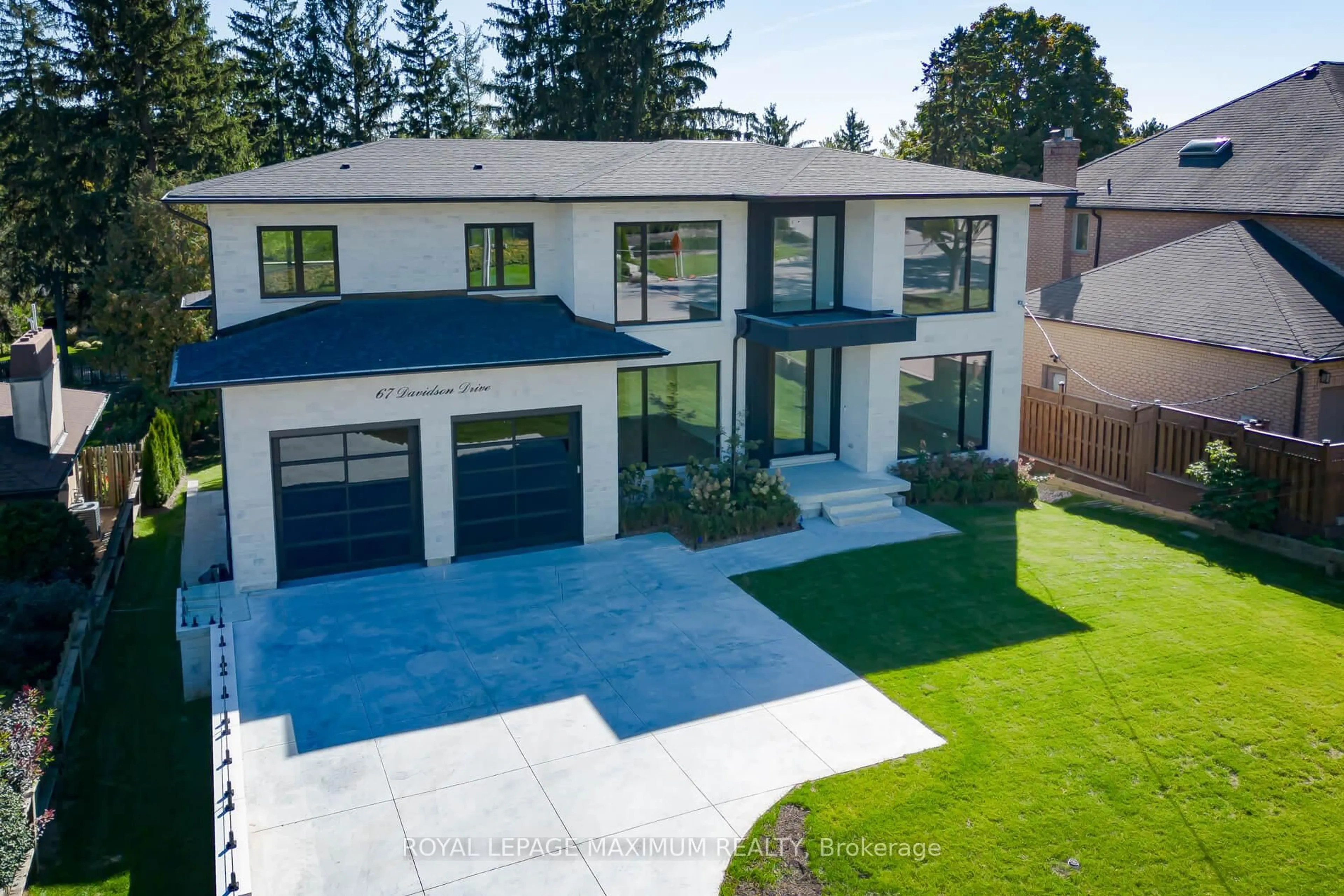 A pic from outside/outdoor area/front of a property/back of a property/a pic from drone, street for 67 Davidson St, Vaughan Ontario L4L 1M2