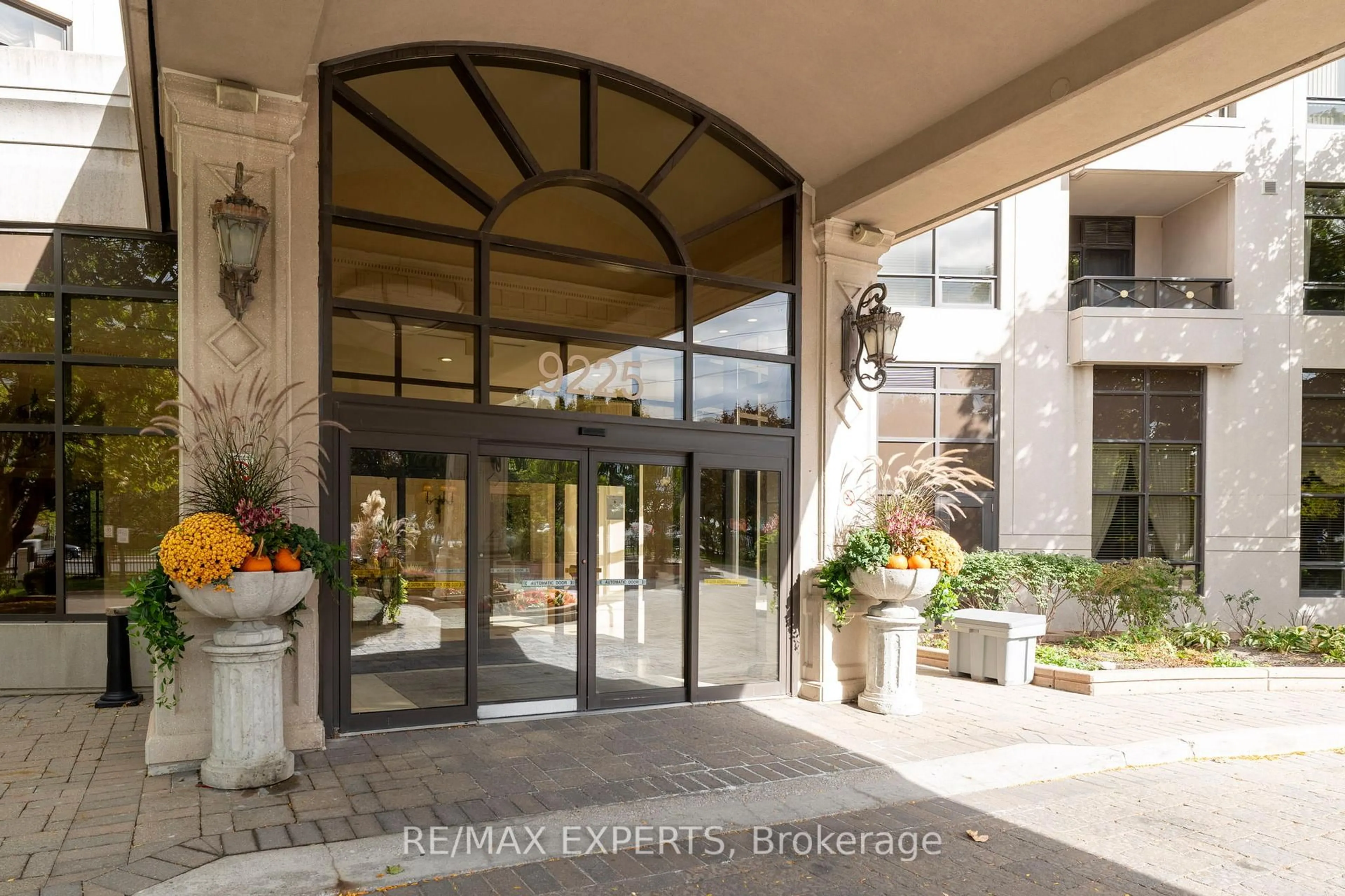 Unknown for 9225 Jane St #515, Vaughan Ontario L6A 0J7