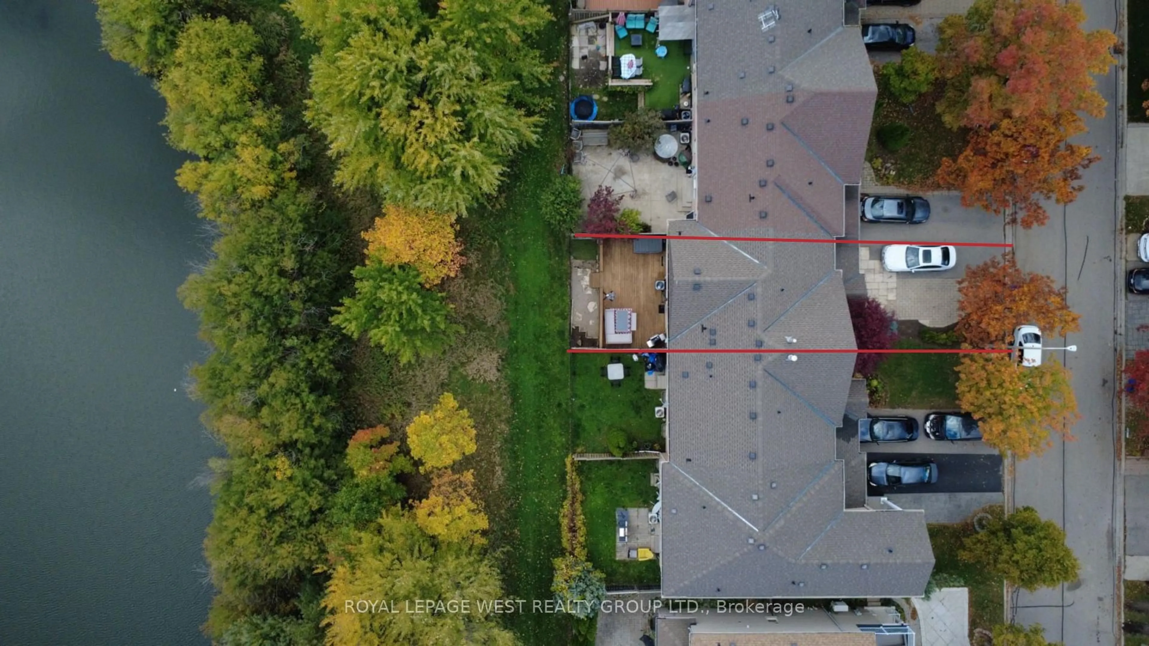 A pic from outside/outdoor area/front of a property/back of a property/a pic from drone, street for 272 Wildberry Cres, Vaughan Ontario L4H 2H7