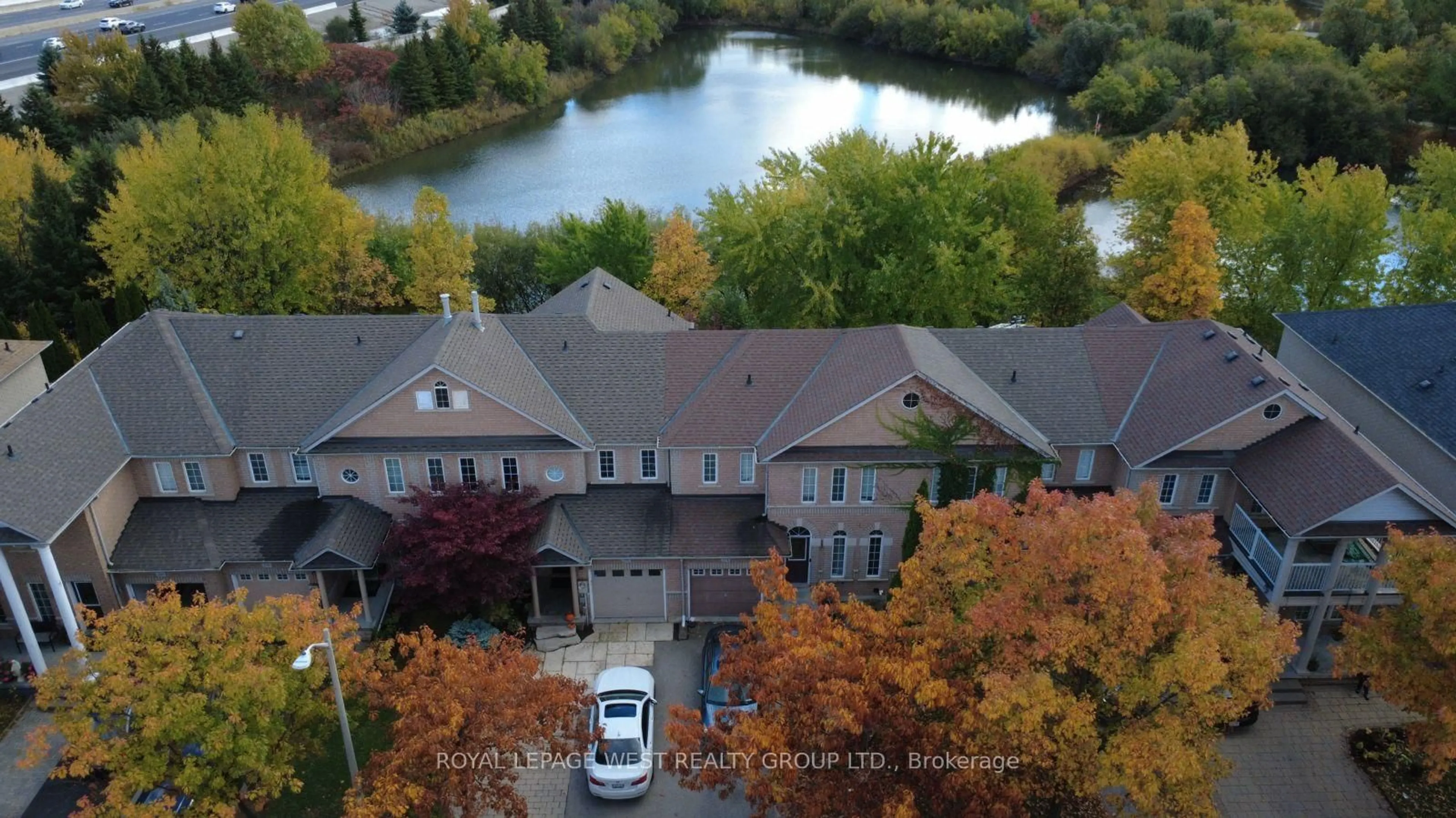 A pic from outside/outdoor area/front of a property/back of a property/a pic from drone, water/lake/river/ocean view for 272 Wildberry Cres, Vaughan Ontario L4H 2H7