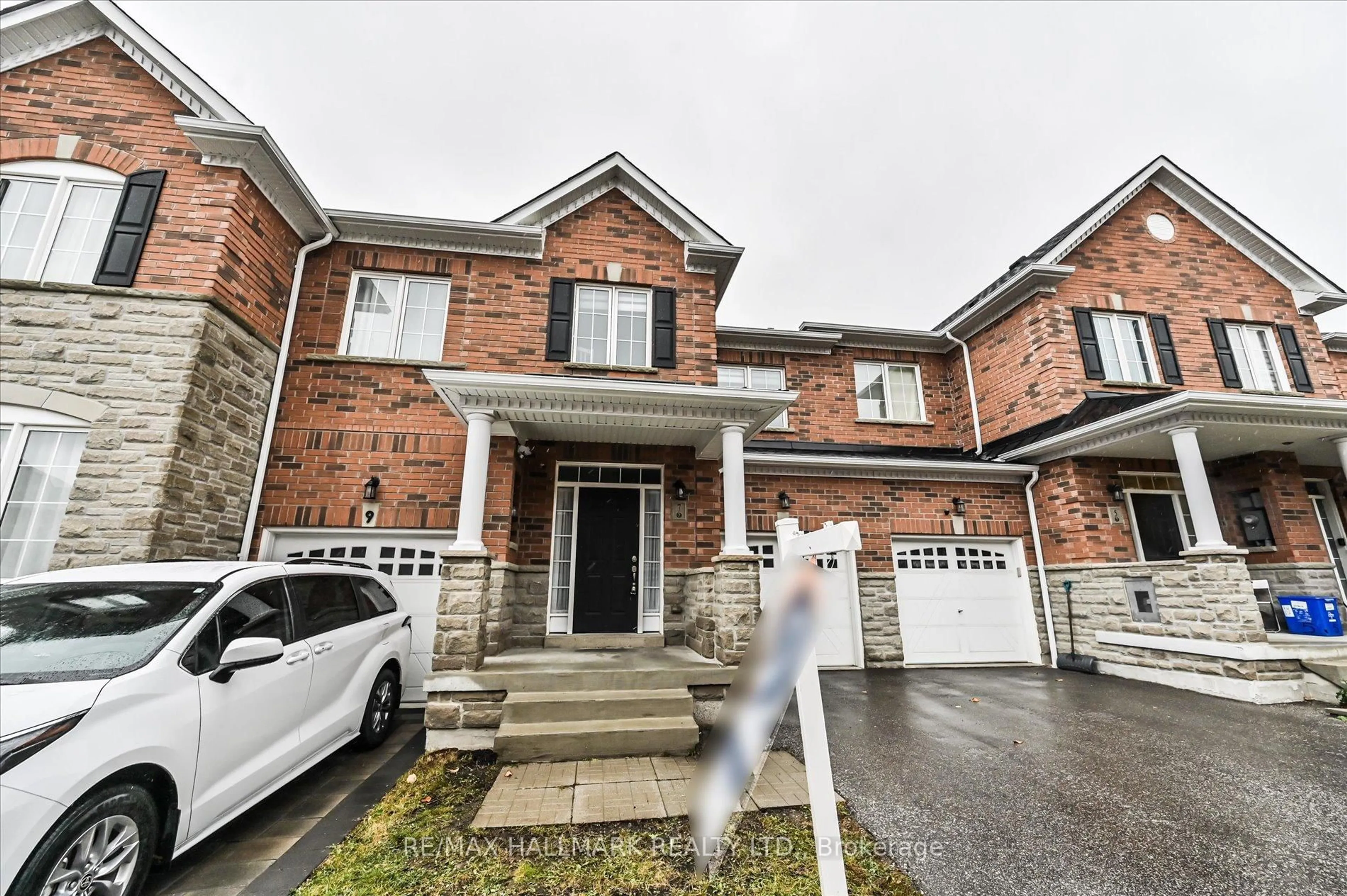 Home with brick exterior material, street for 7 Buttonbush Lane, Richmond Hill Ontario L4E 1E7