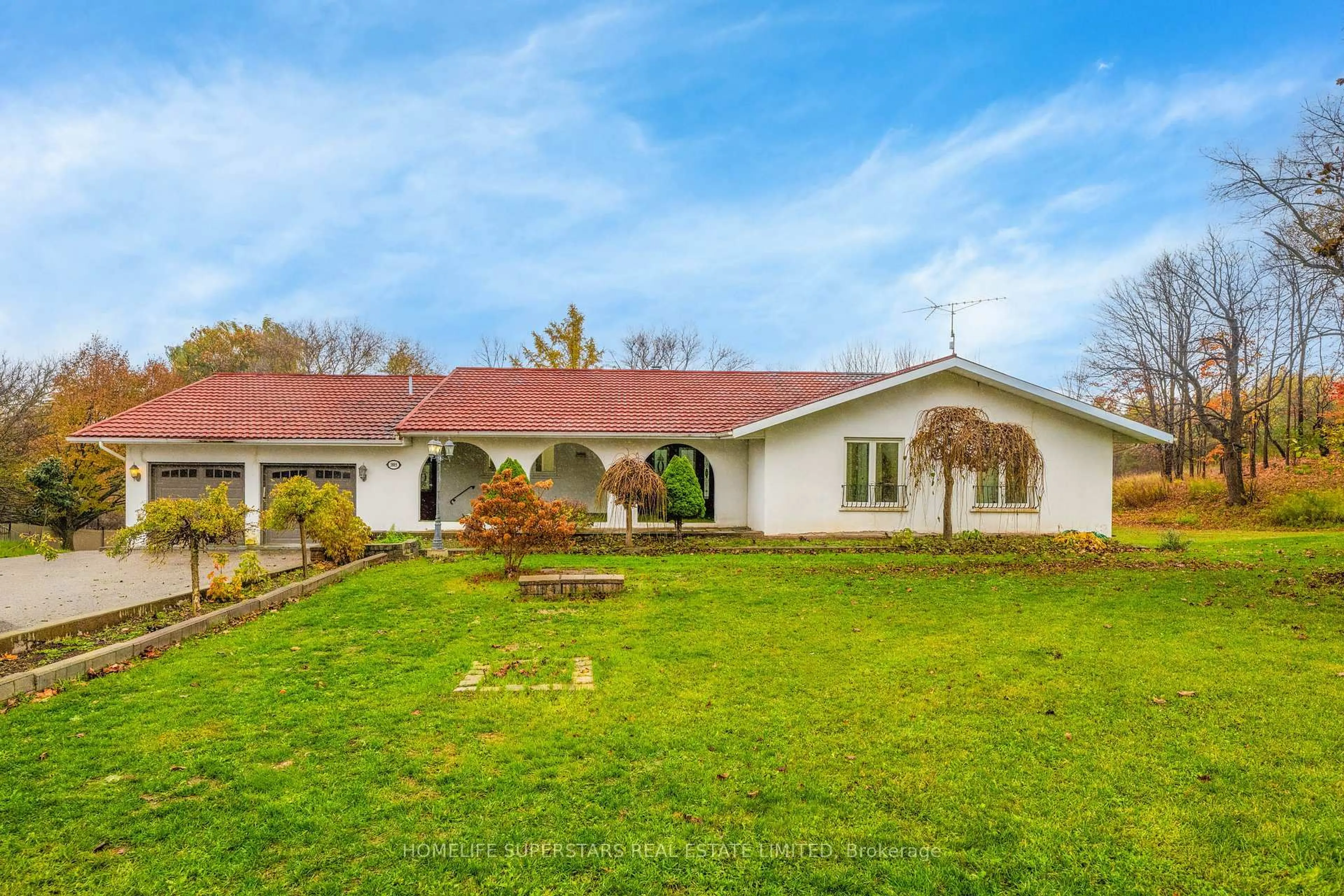 A pic from outside/outdoor area/front of a property/back of a property/a pic from drone, unknown for 3885 89 Highway, Innisfil Ontario L0L 1L0