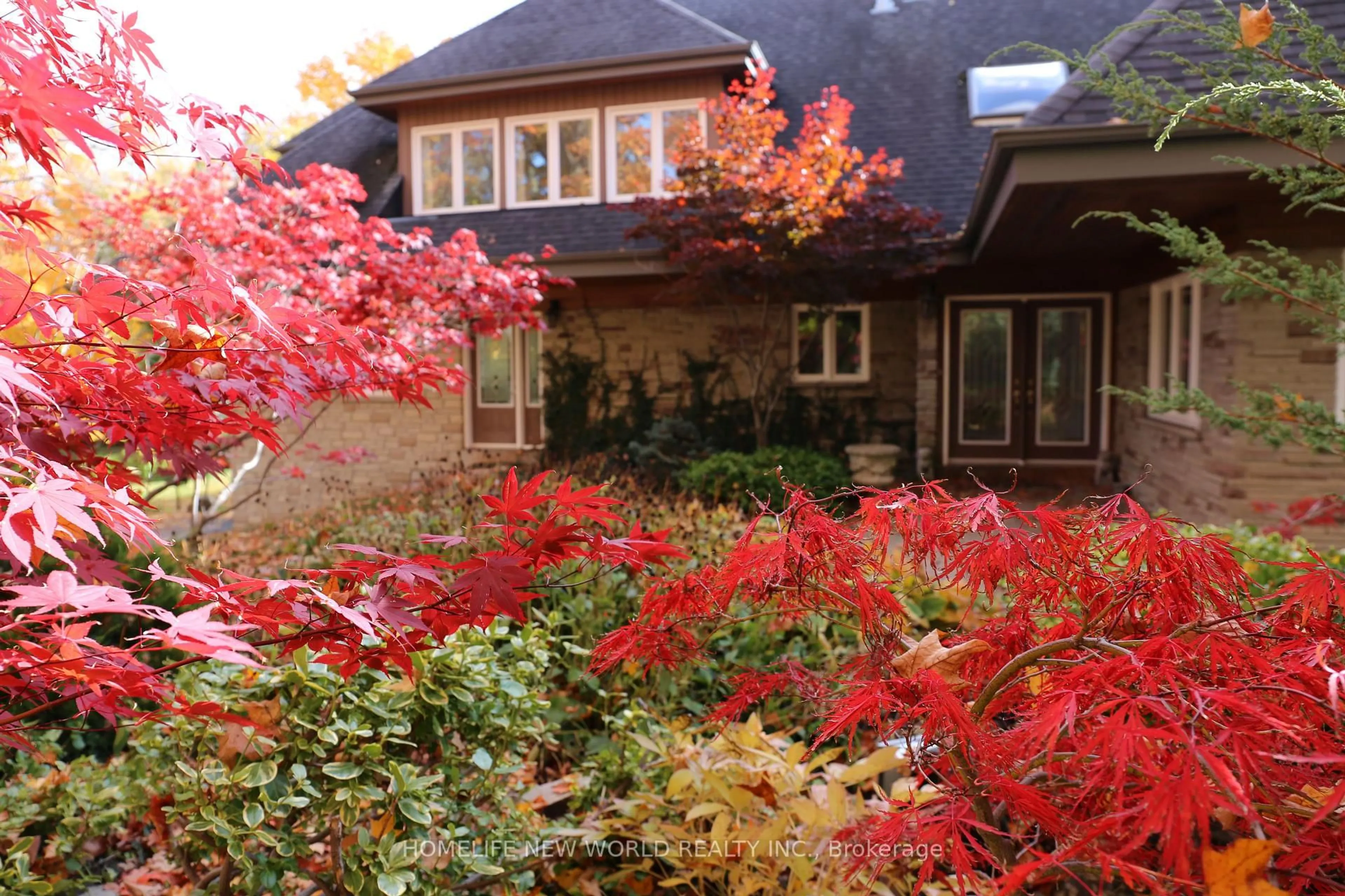 Patio, street for 13867 Woodbine Ave, Whitchurch-Stouffville Ontario L0H 1G0