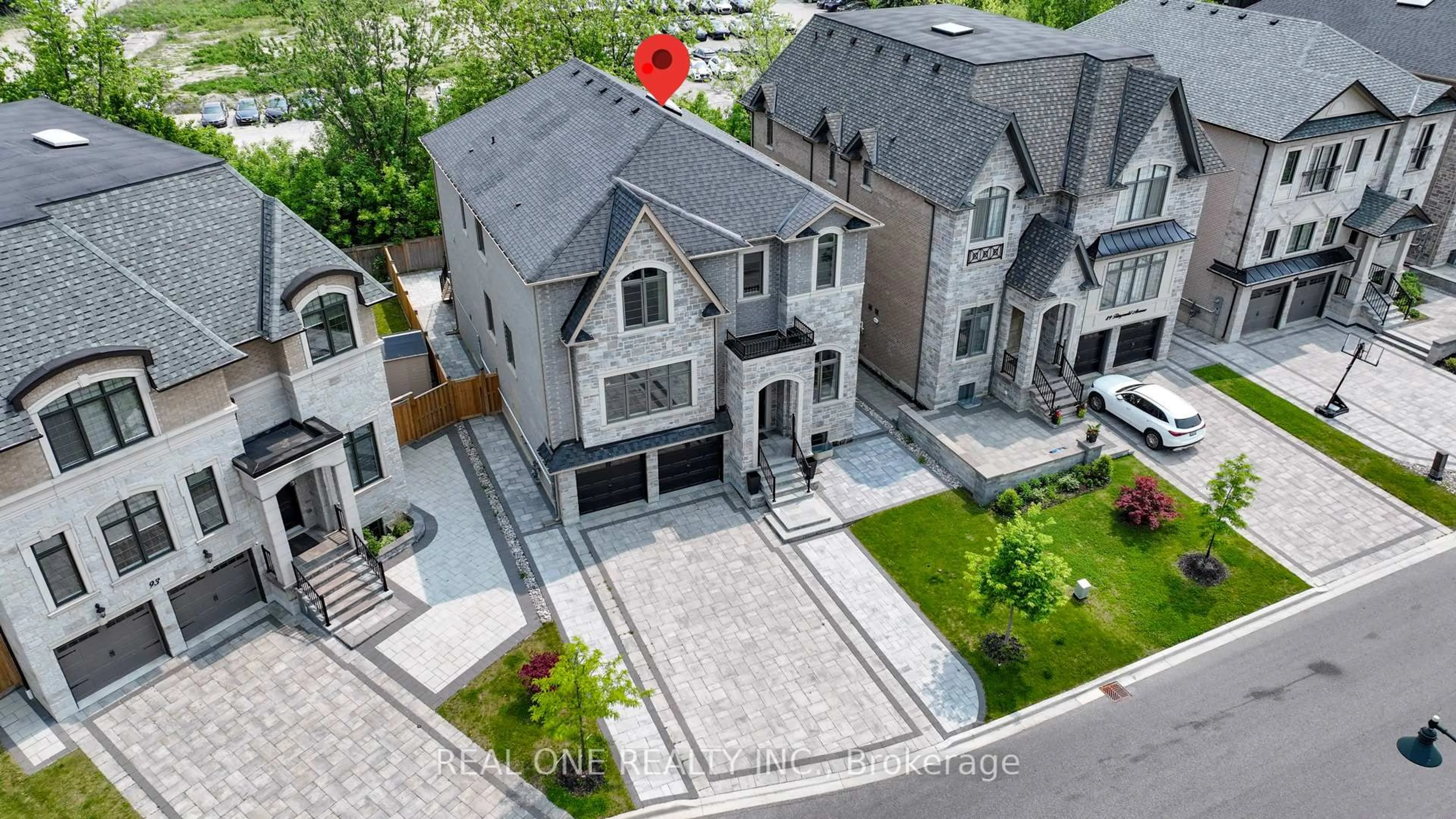 A pic from outside/outdoor area/front of a property/back of a property/a pic from drone, street for 91 Fitzgerald Ave, Markham Ontario L3R 1R5