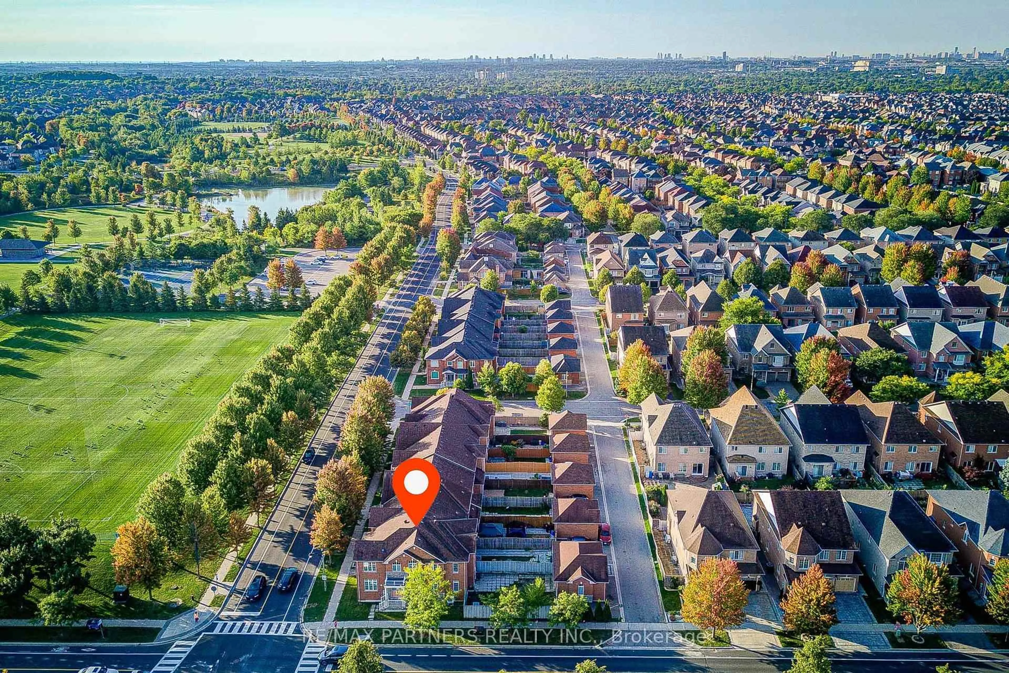 A pic from outside/outdoor area/front of a property/back of a property/a pic from drone, street for 496 The Bridle Walk, Markham Ontario L6C 2Y3