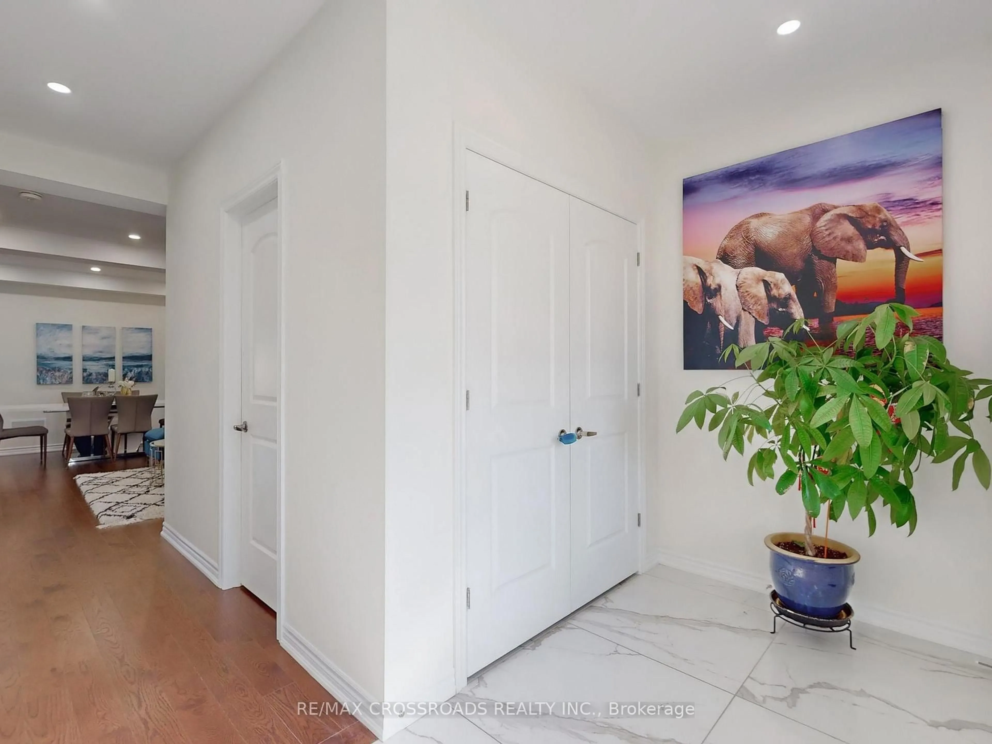 Indoor entryway for 62 Kentledge Ave, East Gwillimbury Ontario L9N 0V9