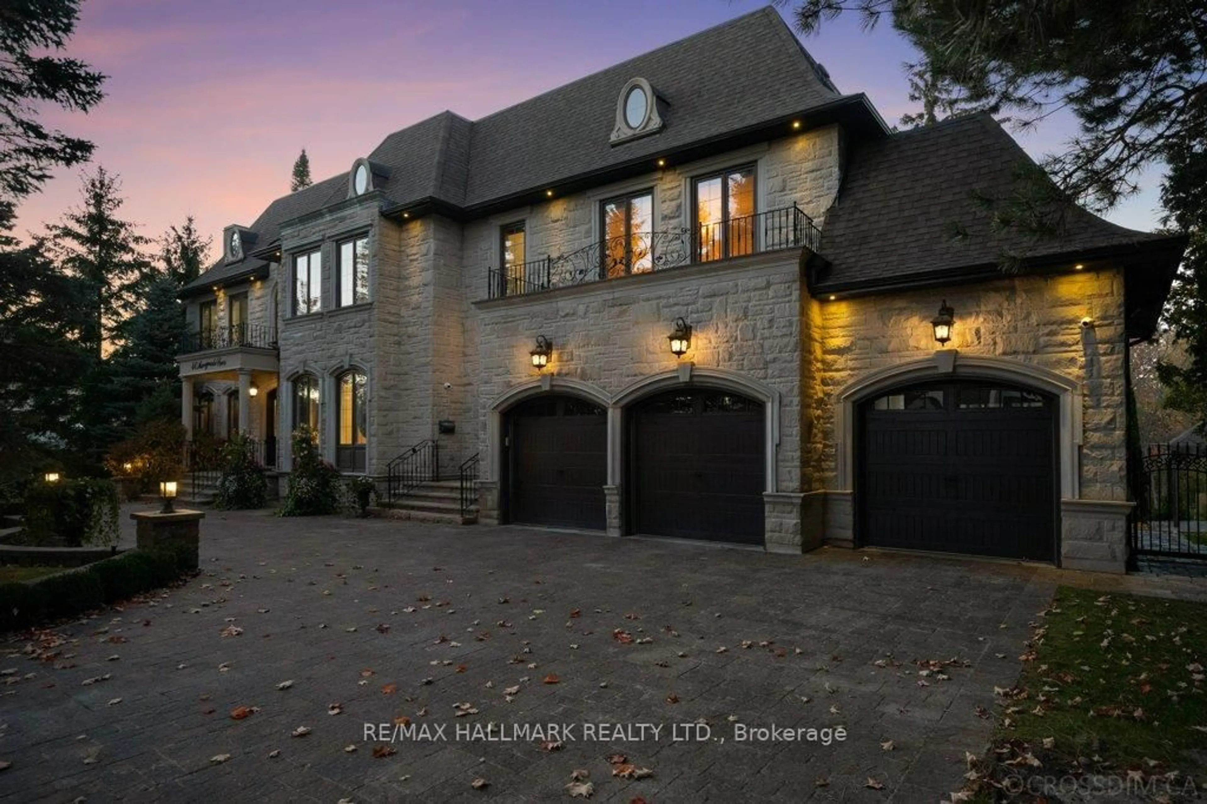 Home with brick exterior material, street for 40 Maryvale Cres, Richmond Hill Ontario L4C 6P8