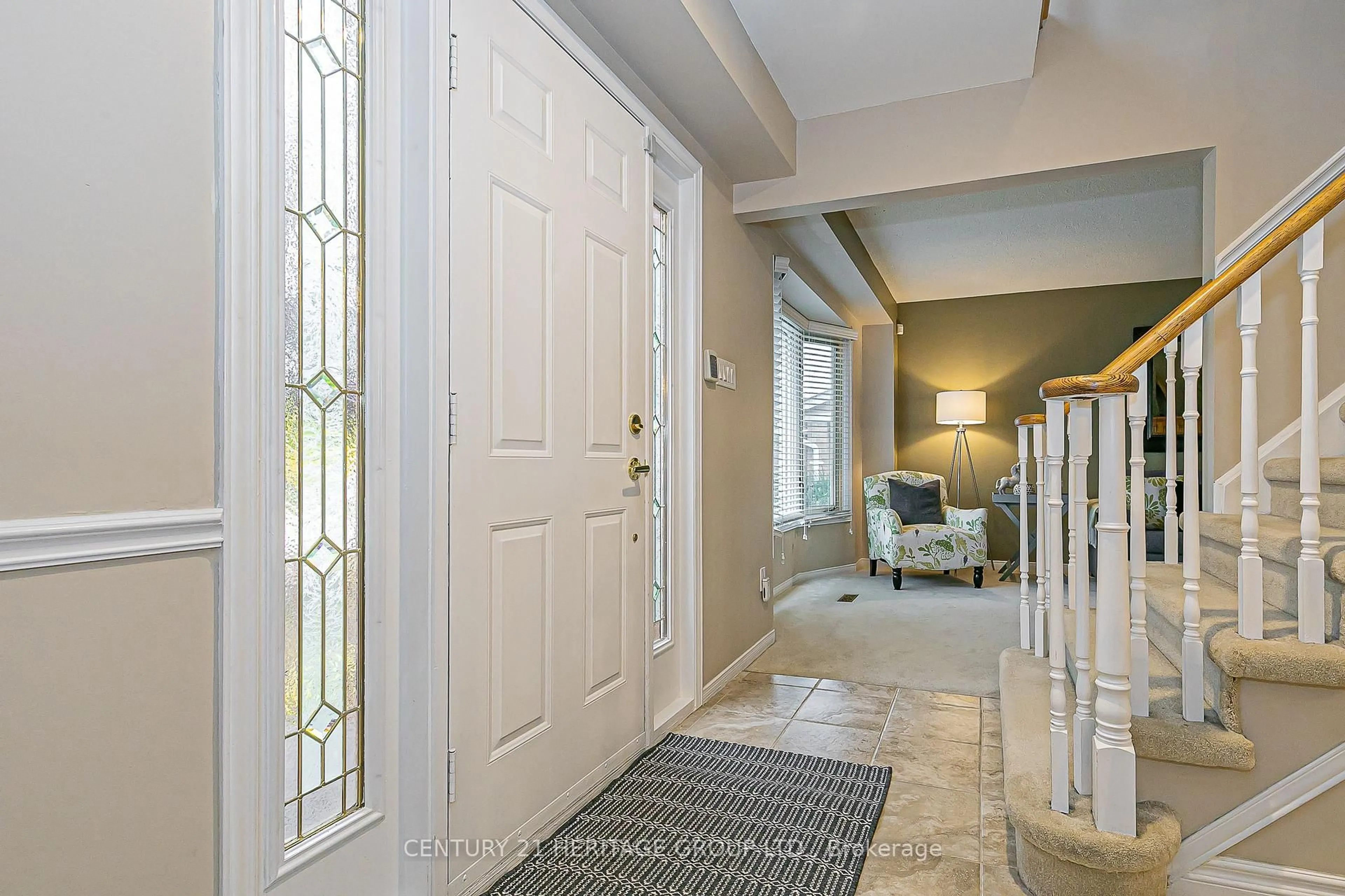 Indoor entryway for 124 John Bowser Cres, Newmarket Ontario L3Y 7P1