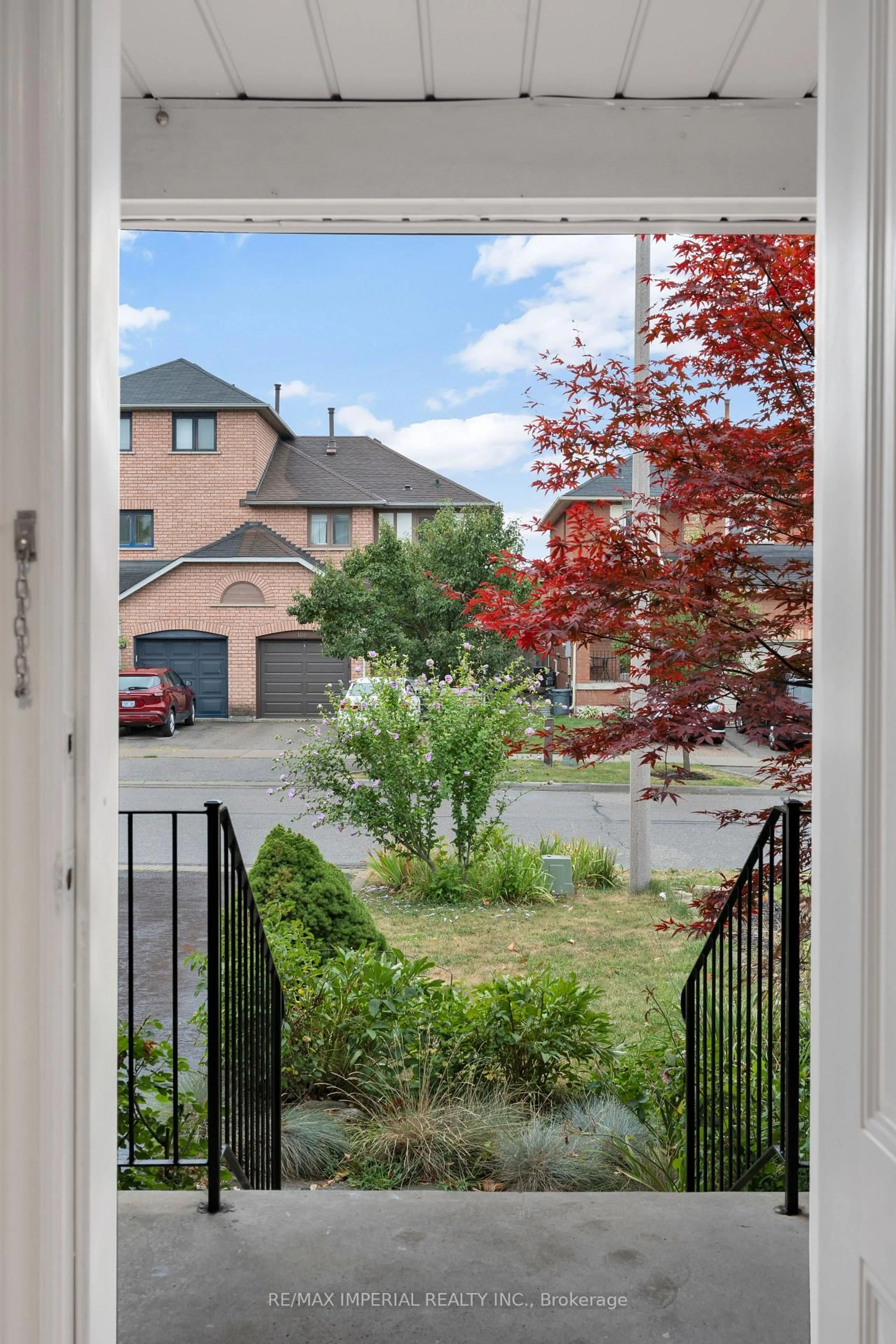 Balcony in the apartment, street for 99 Islay Cres, Vaughan Ontario L6A 2B9