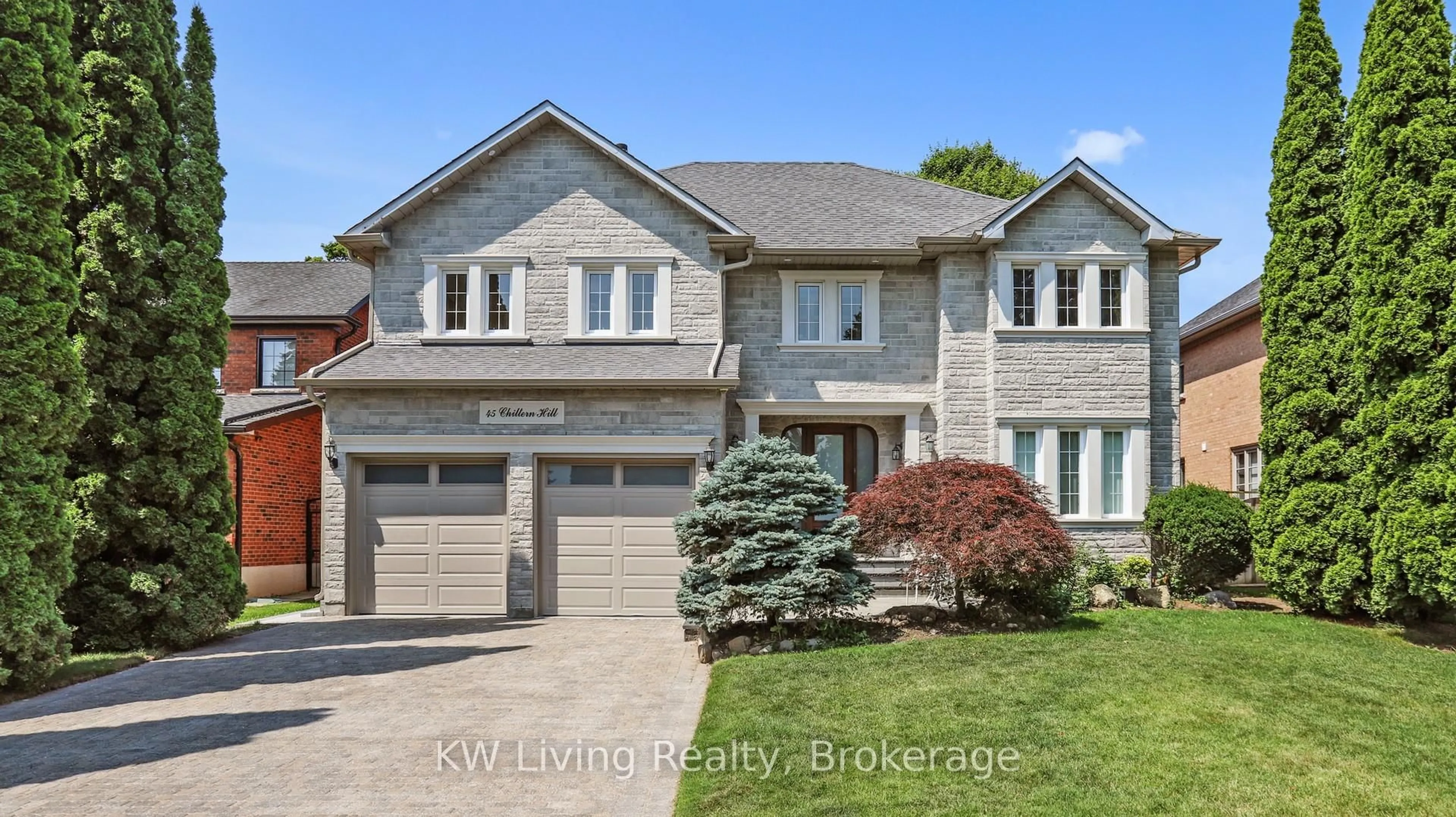 Home with brick exterior material, street for 45 Chiltern Hill, Richmond Hill Ontario L4B 3B8