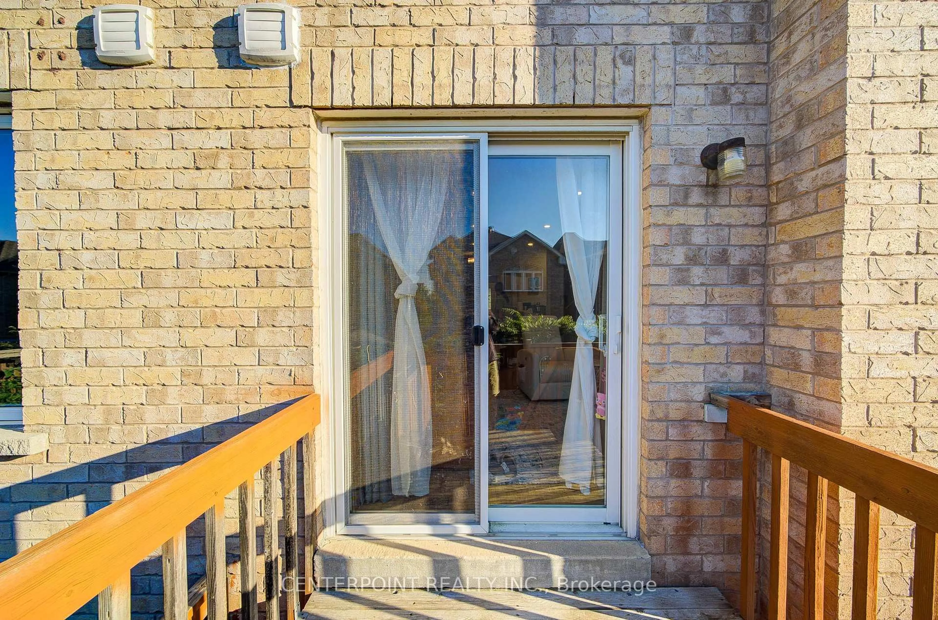 Balcony in the apartment, street for 55 Amulet Cres, Richmond Hill Ontario L4S 2V8