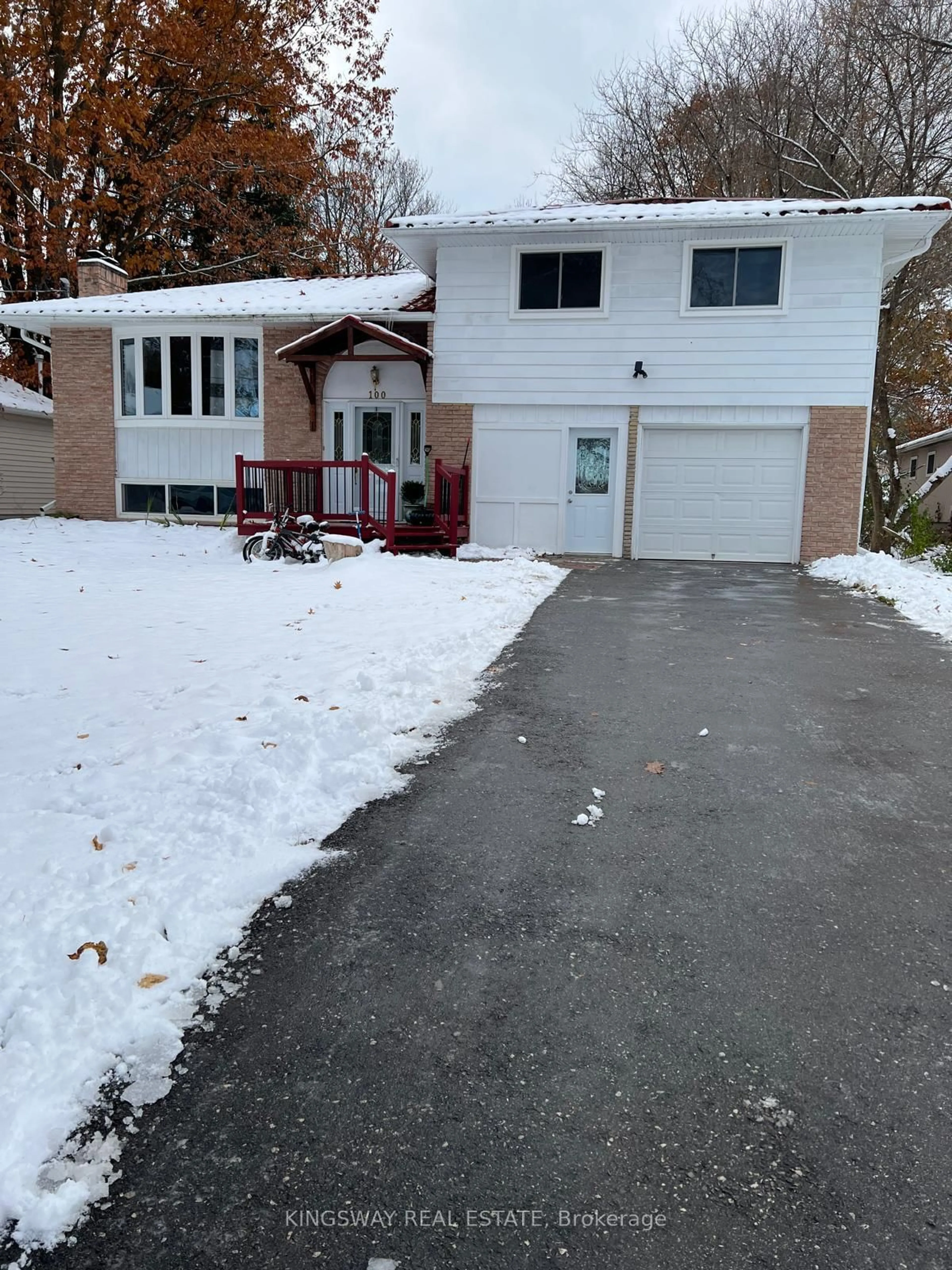 Unknown for 100 River Dr, East Gwillimbury Ontario L9N 1A4