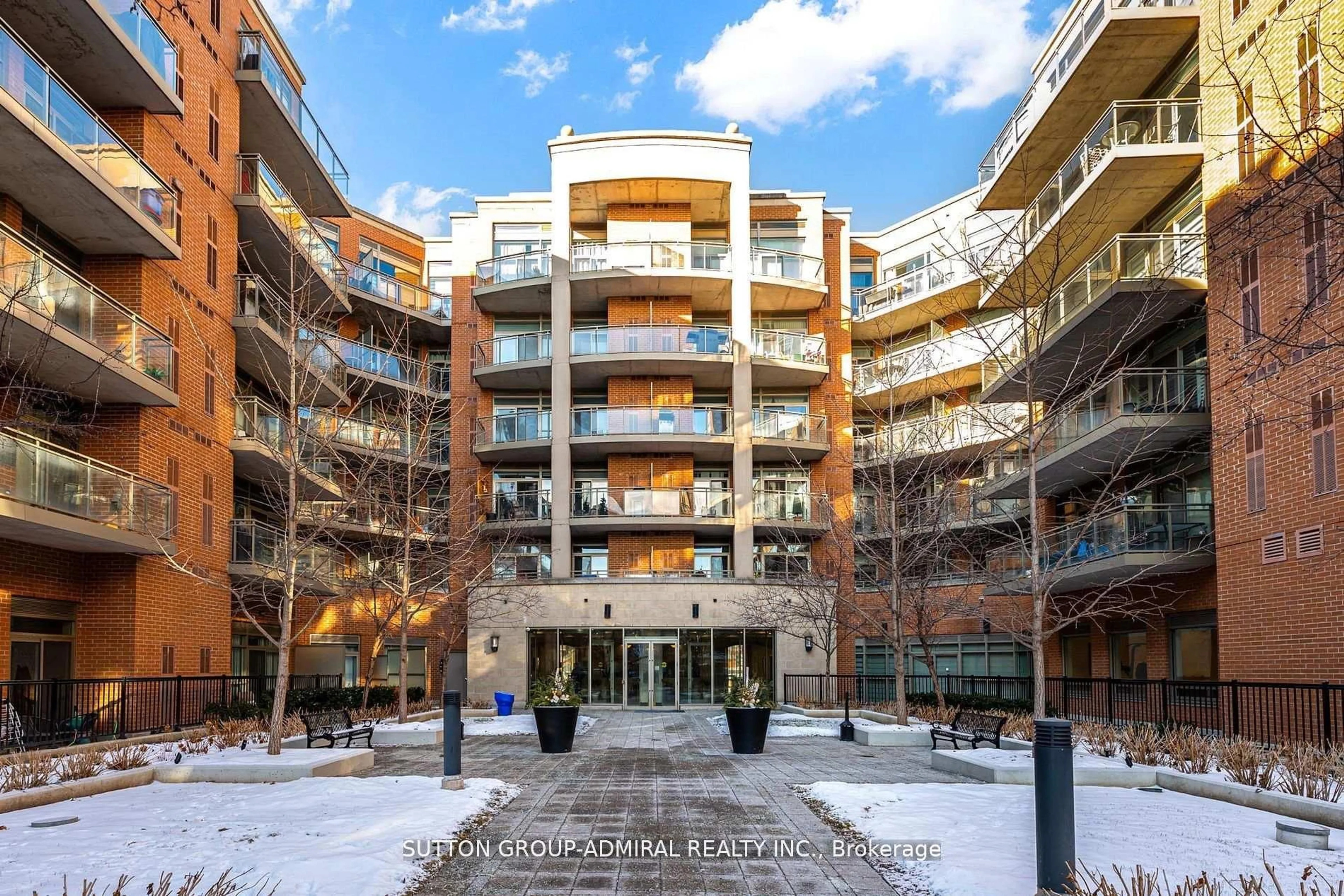 Indoor foyer for 281 Woodbridge Ave #342, Vaughan Ontario L4L 0C6