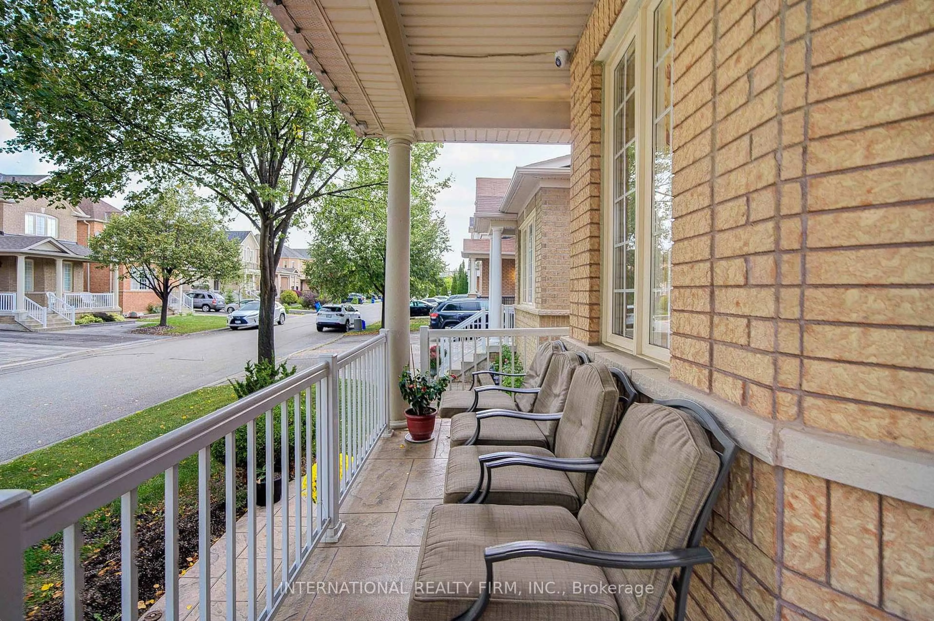 Patio, street for 77 Saint James Ave, Vaughan Ontario L4H 3E8