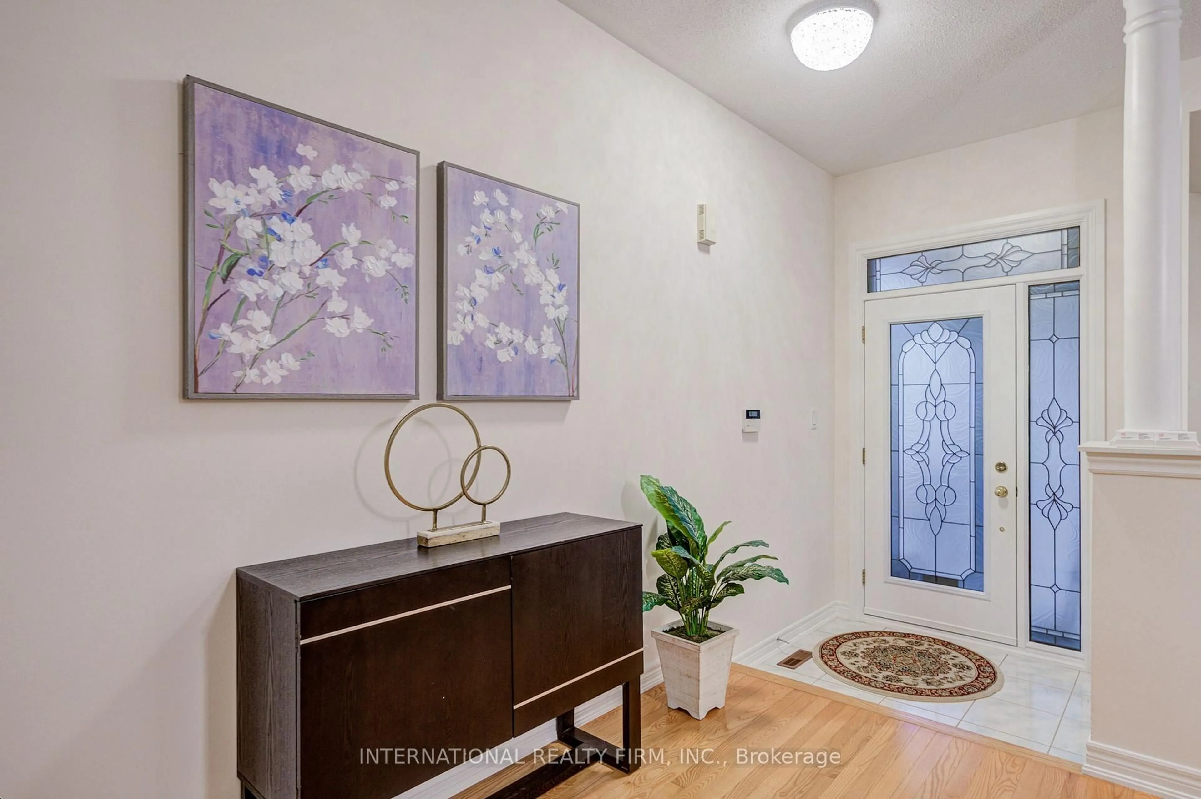 Indoor entryway for 77 Saint James Ave, Vaughan Ontario L4H 3E8