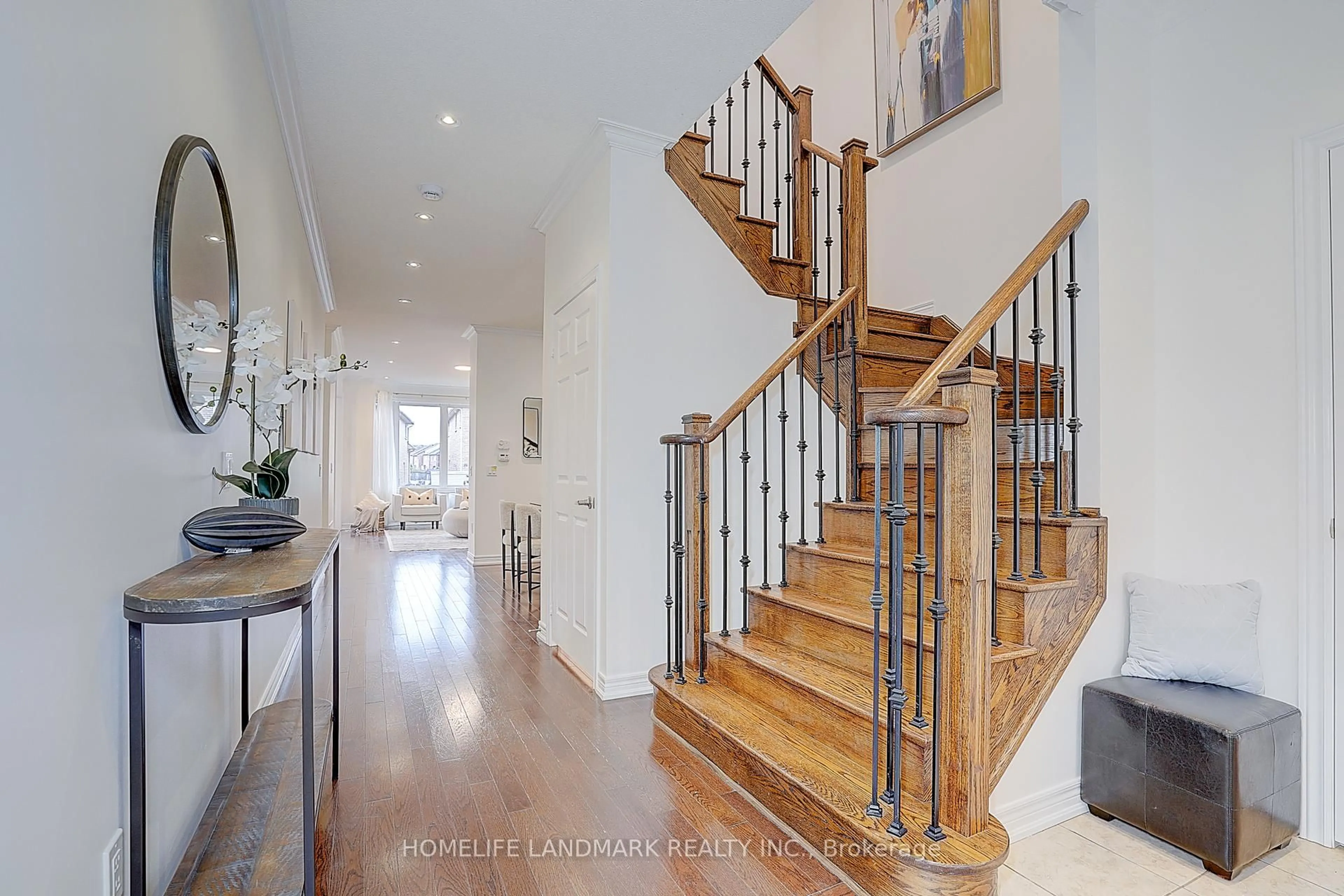 Unknown for 16 beacon piont St, Markham Ontario L6E 0P3