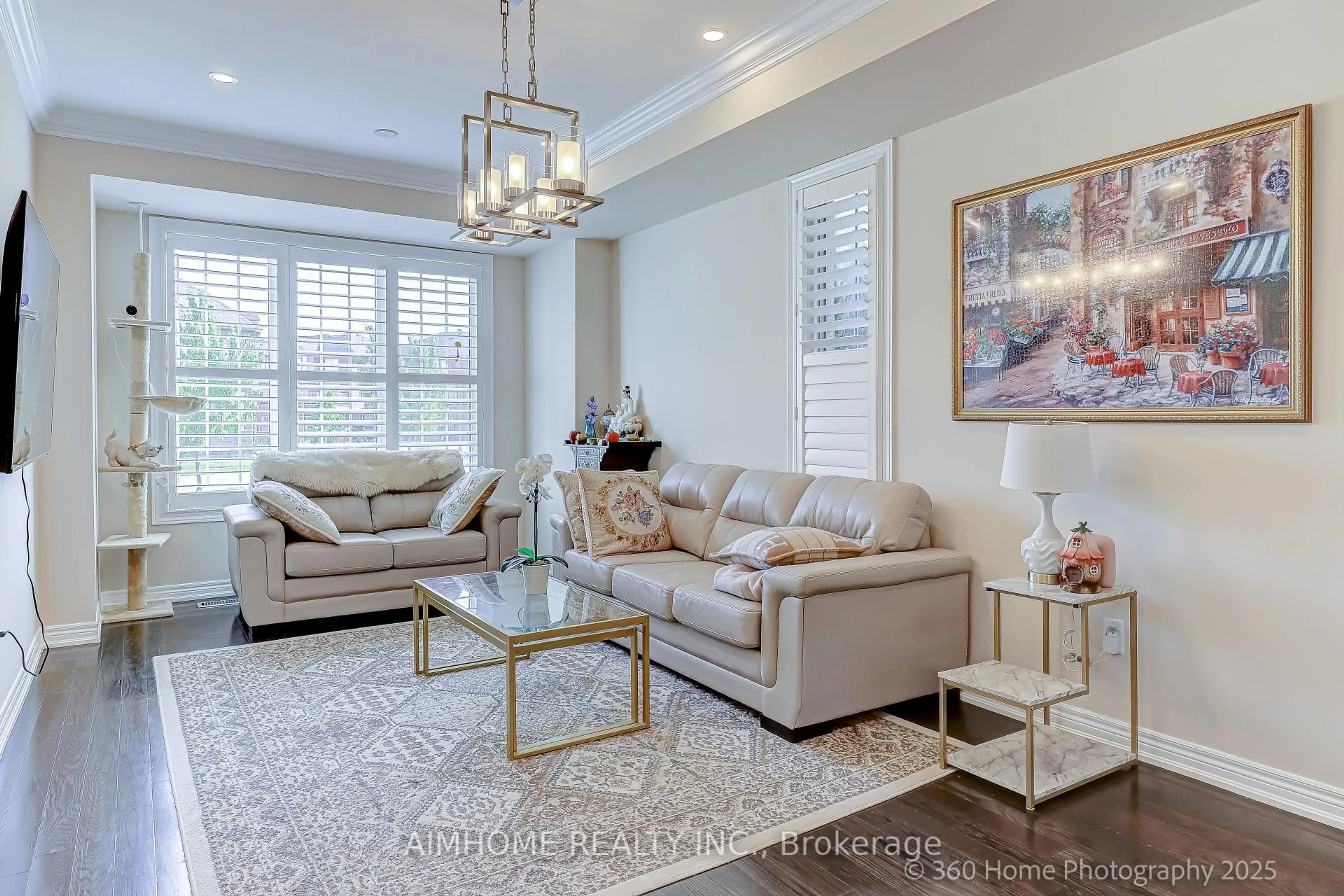 Living room with furniture, unknown for 18 Saddlebrook Dr, Markham Ontario L6B 1J4