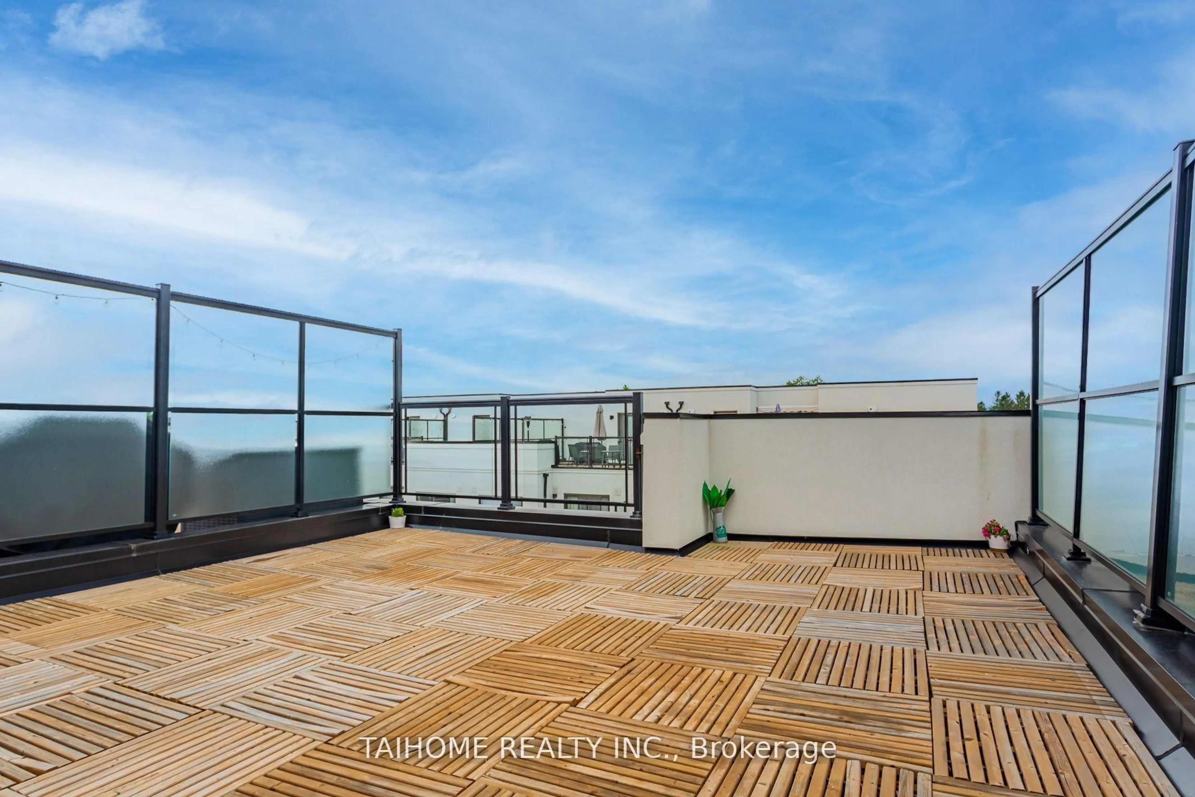 Patio, city buildings view from balcony for 400 Alex Gardner Circ #74, Aurora Ontario L4G 3G5