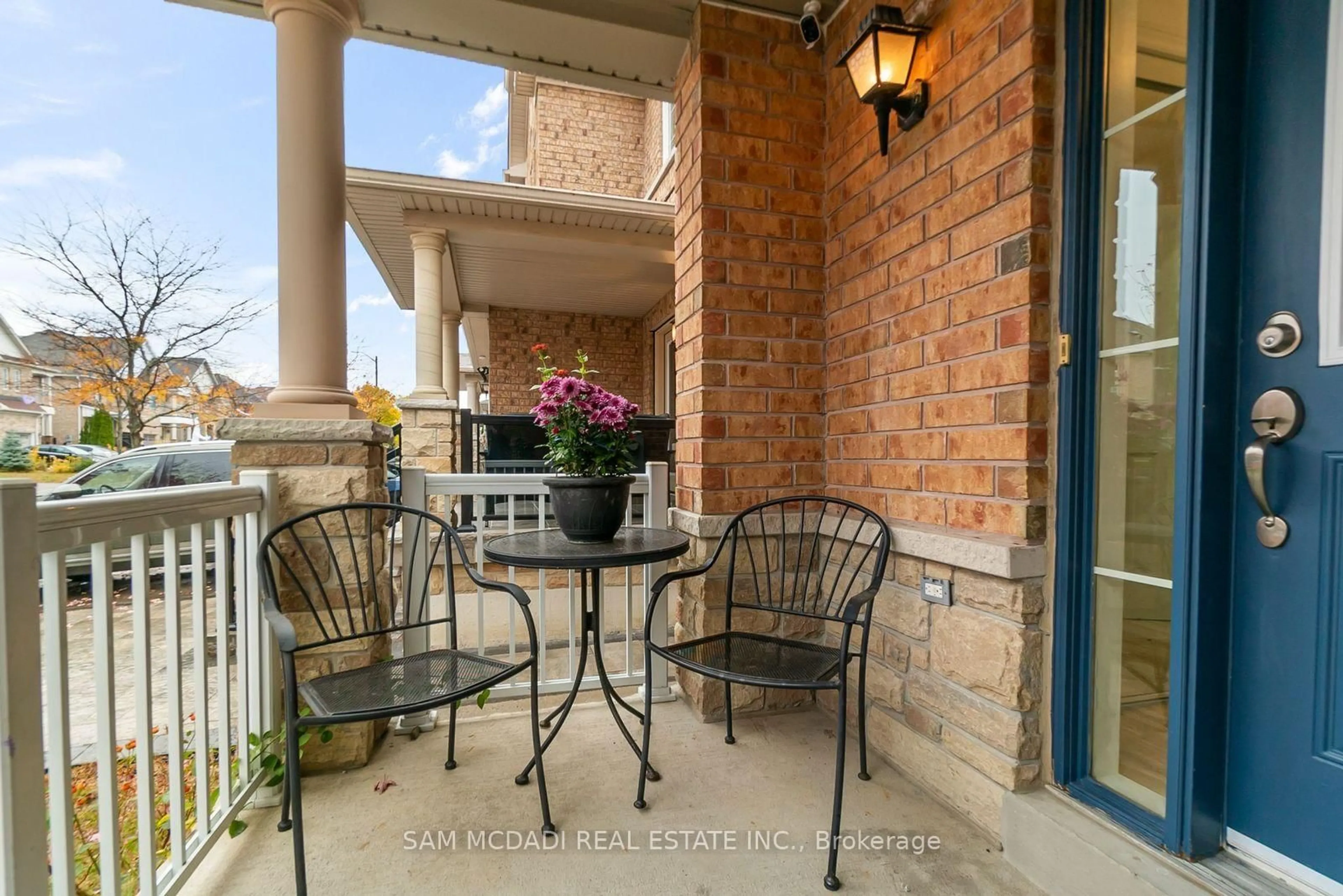 Patio, street for 23 Manordale Cres, Vaughan Ontario L4H 0T6