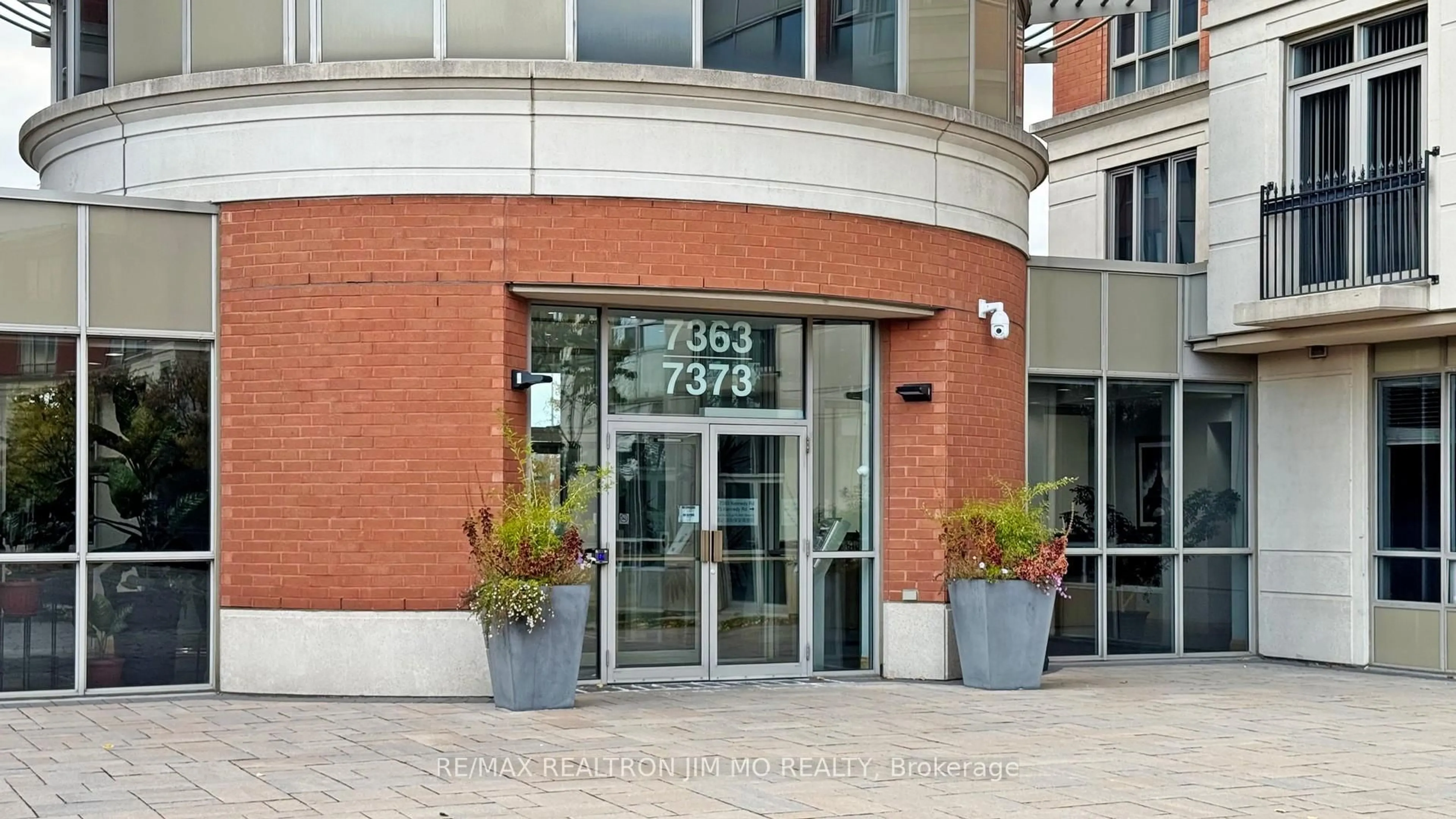 Indoor foyer for 7373 Kennedy Rd #608, Markham Ontario L3R 1H6