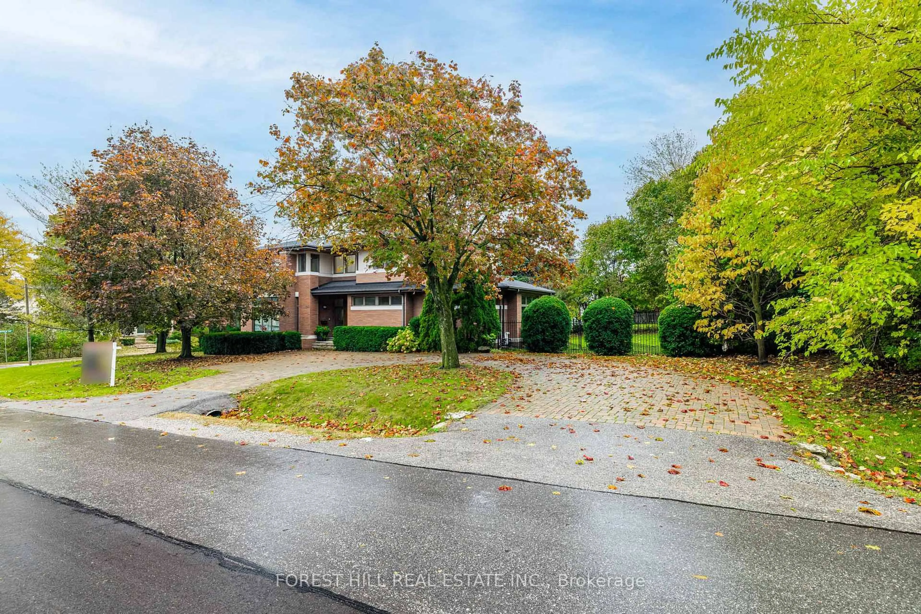 A pic from outside/outdoor area/front of a property/back of a property/a pic from drone, street for 183 Arnold Ave, Vaughan Ontario L4J 1C1