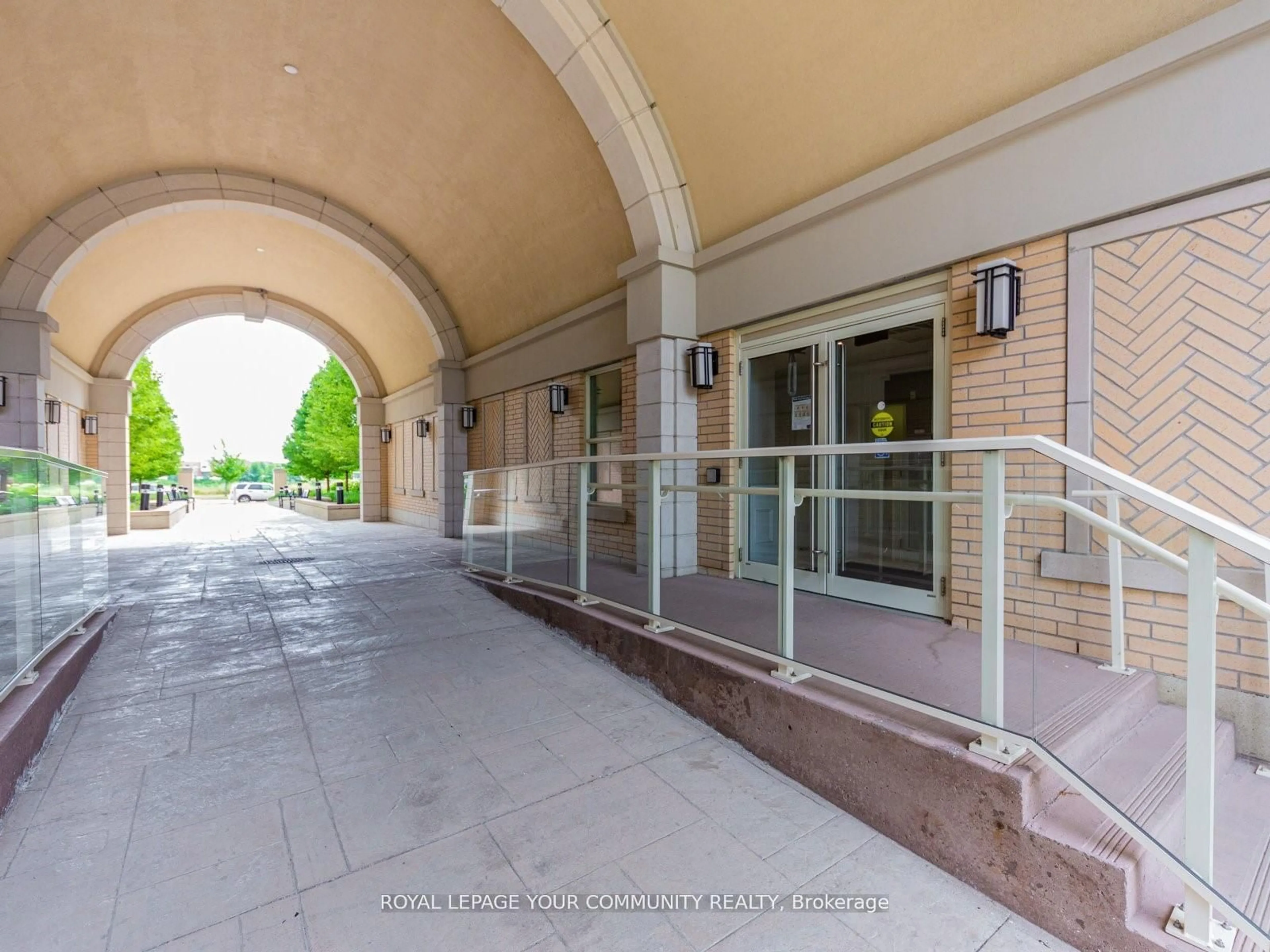 Indoor foyer for 28 Prince Regent St #321, Markham Ontario L6C 0V5