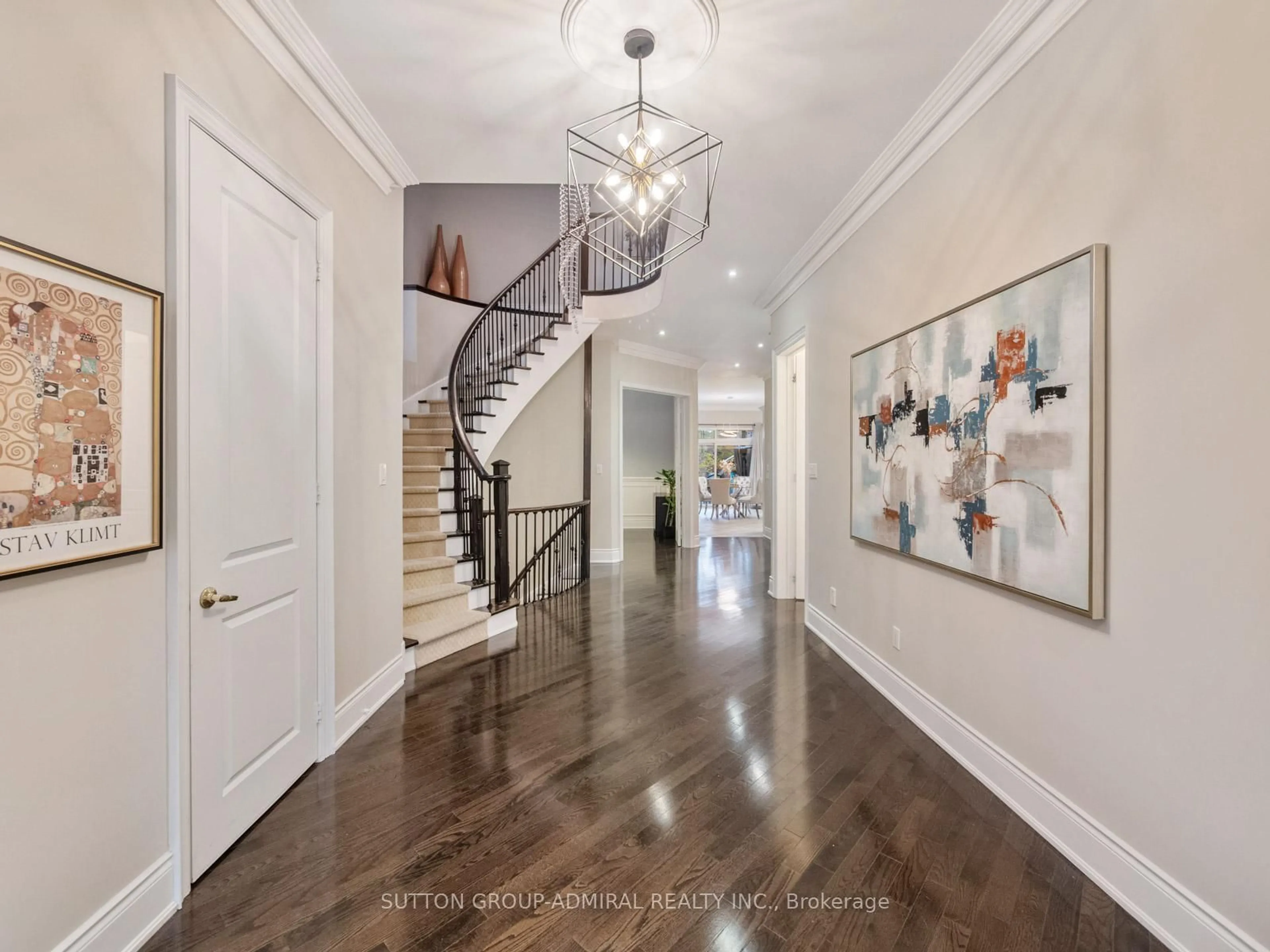 Indoor entryway for 232 Luca Ave, Vaughan Ontario L6A 0X3