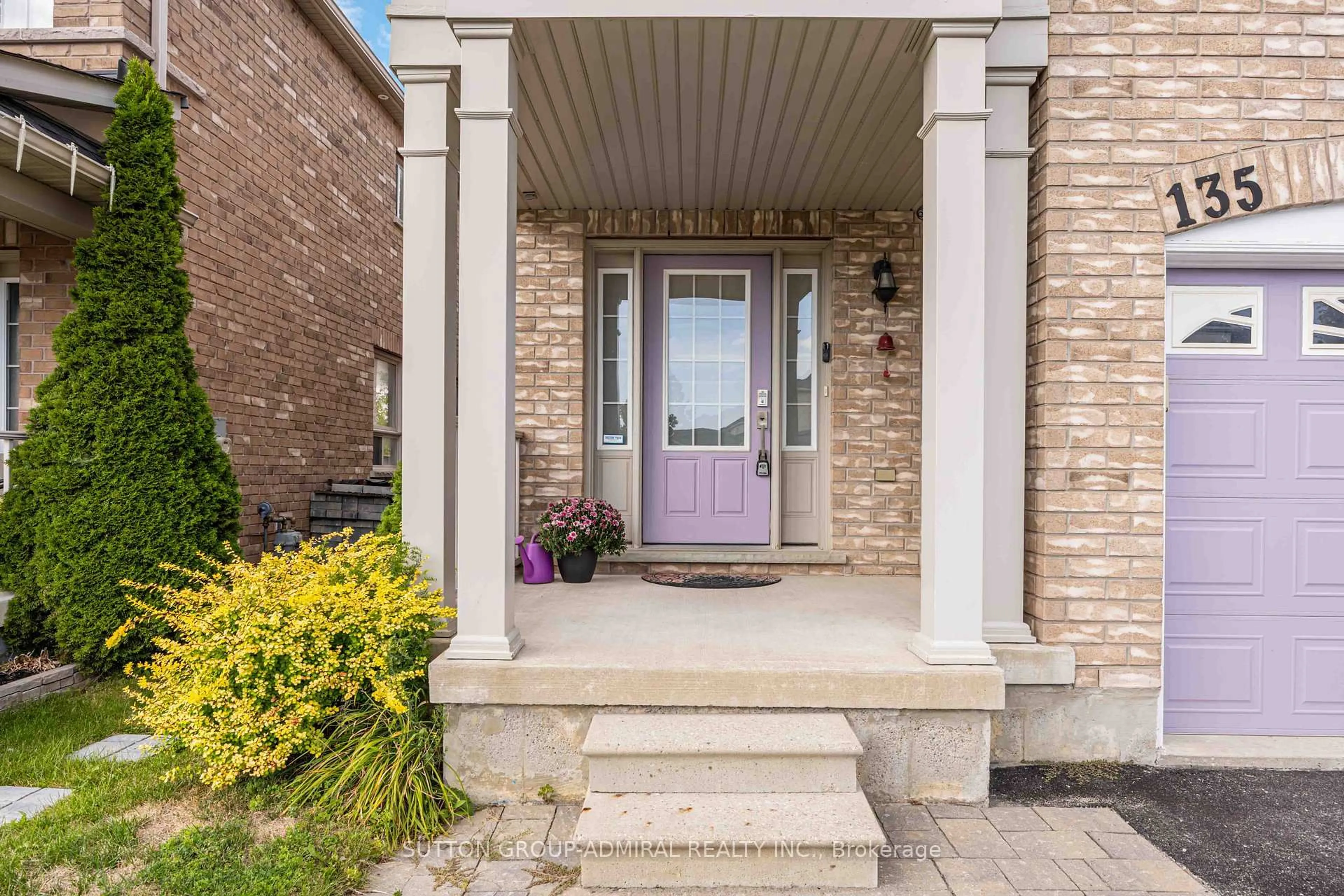 Indoor entryway for 135 Armstrong Cres, Bradford West Gwillimbury Ontario L3Z 0L3