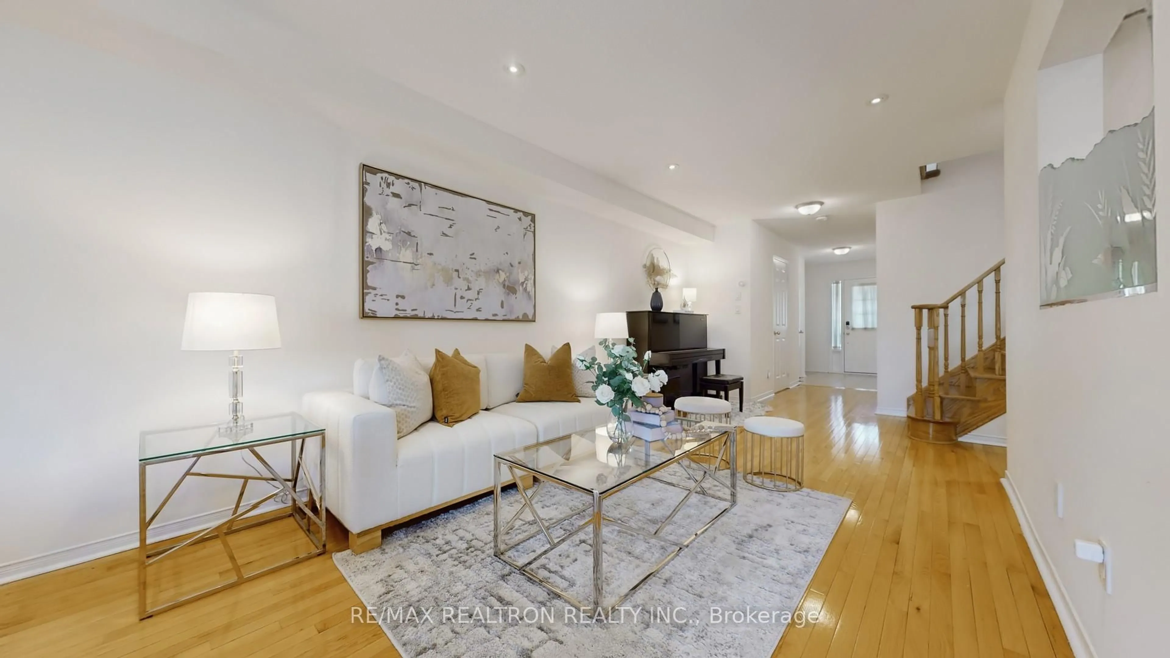 Living room with furniture, wood/laminate floor for 70 Maffey Cres, Richmond Hill Ontario L4S 0A7