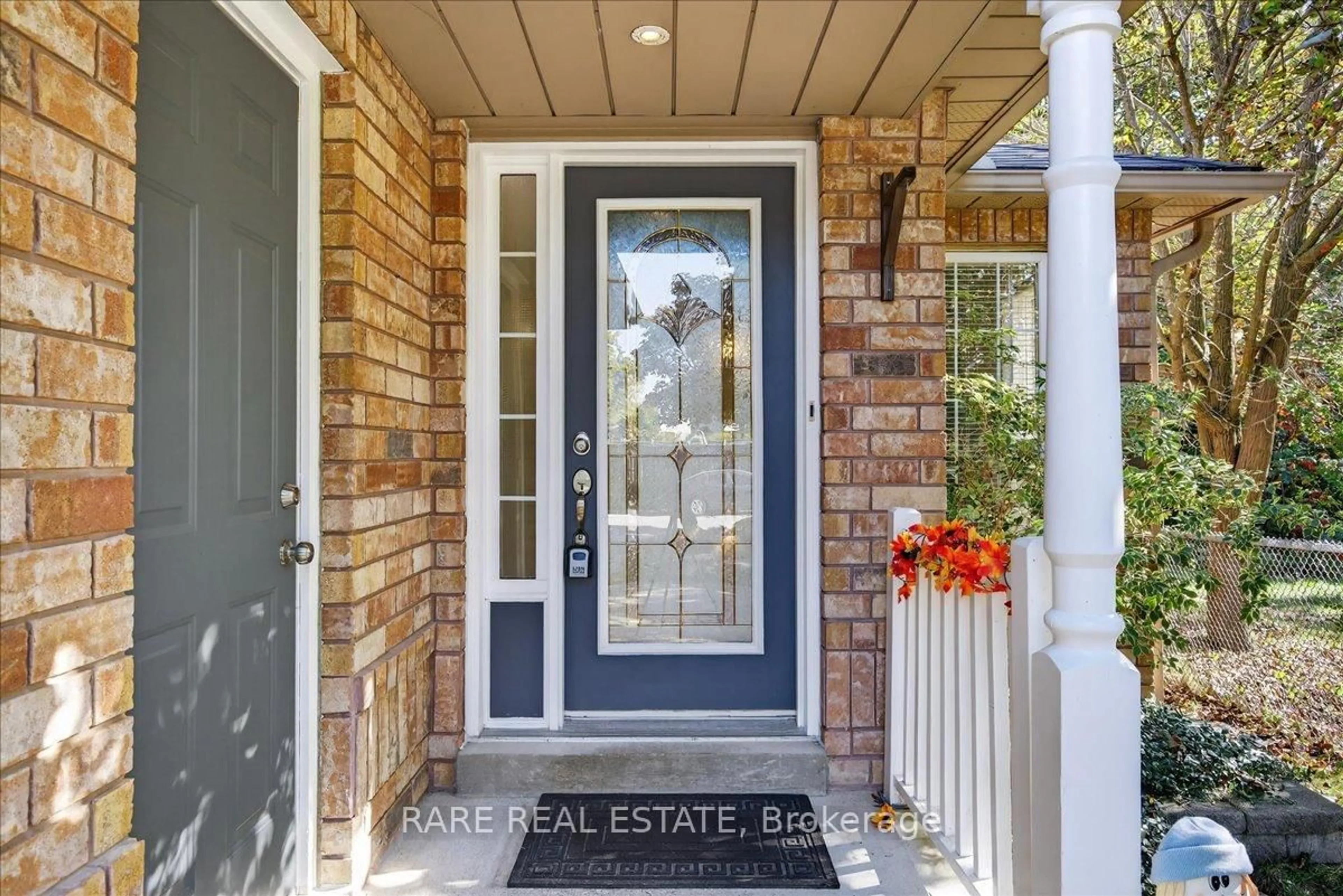 Indoor entryway for 1069 Corrie St, Innisfil Ontario L9S 1T7