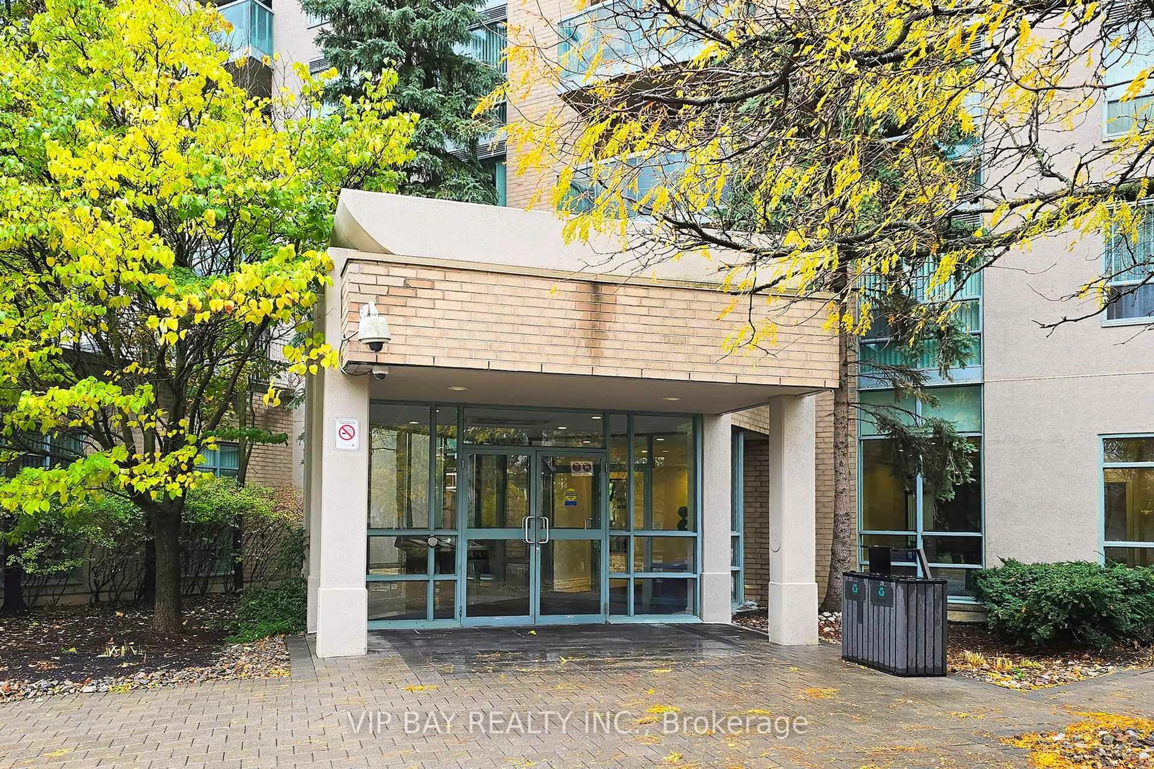 Indoor foyer for 3 Ellesmere St #110, Richmond Hill Ontario L4B 4N2