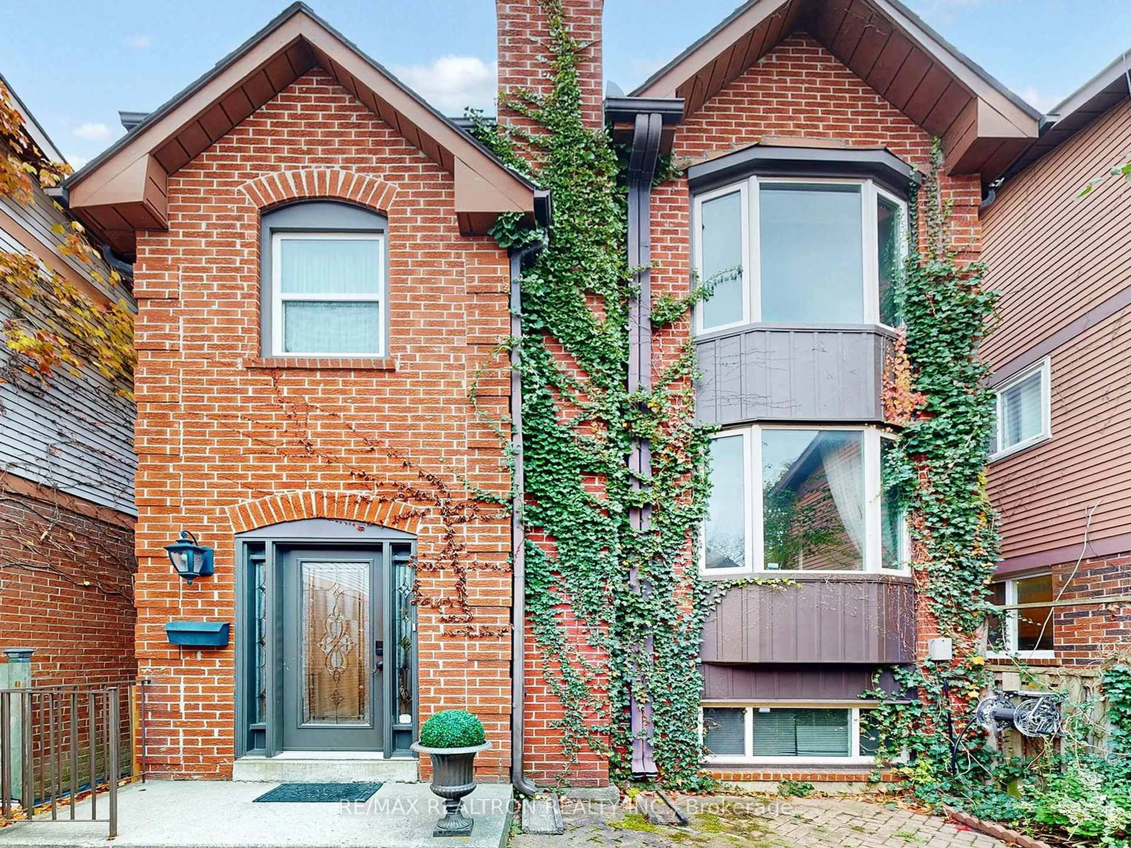 Home with brick exterior material, street for 93 North Meadow Cres, Vaughan Ontario L4J 3C4