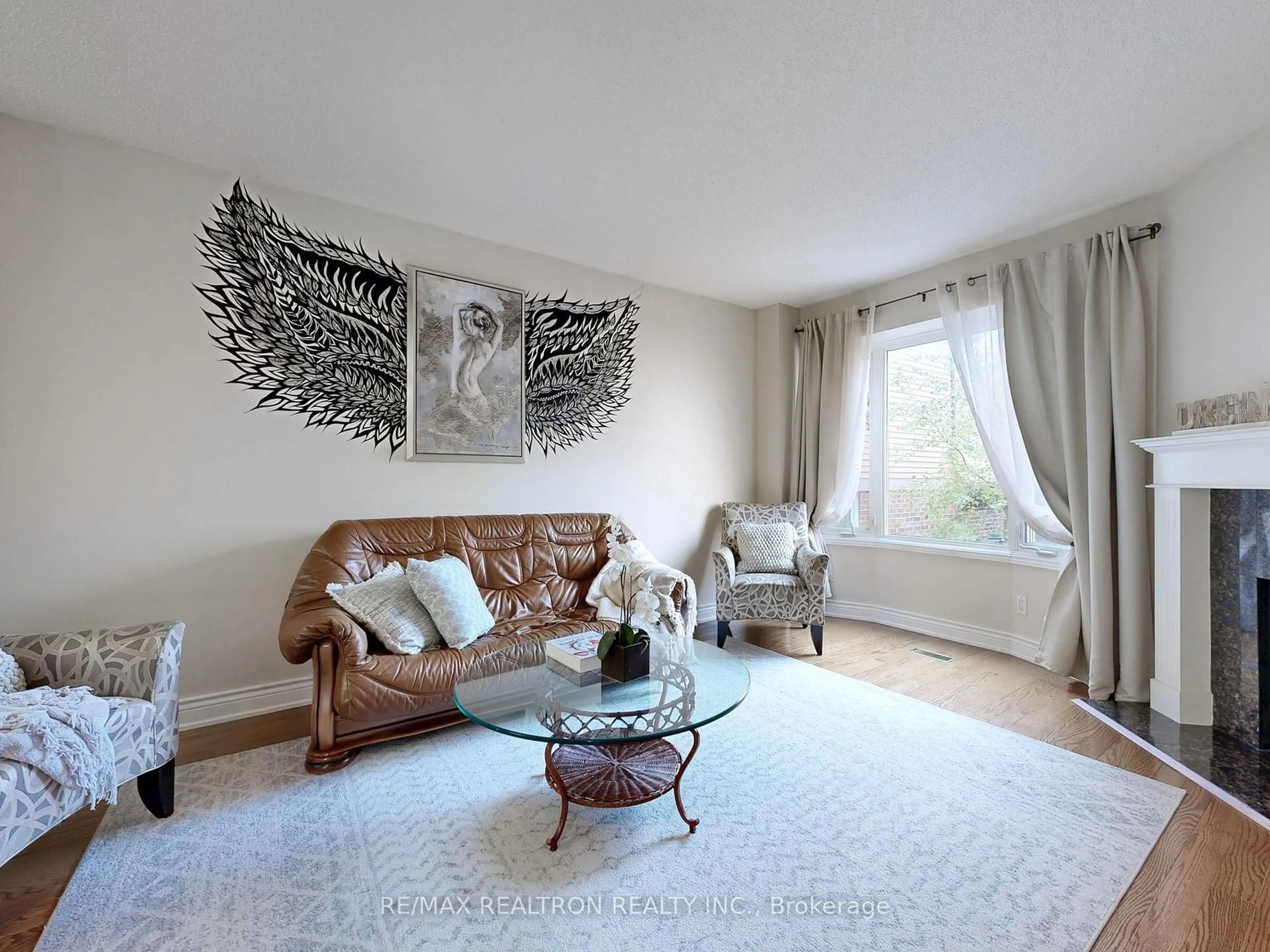 Living room with furniture, unknown for 93 North Meadow Cres, Vaughan Ontario L4J 3C4