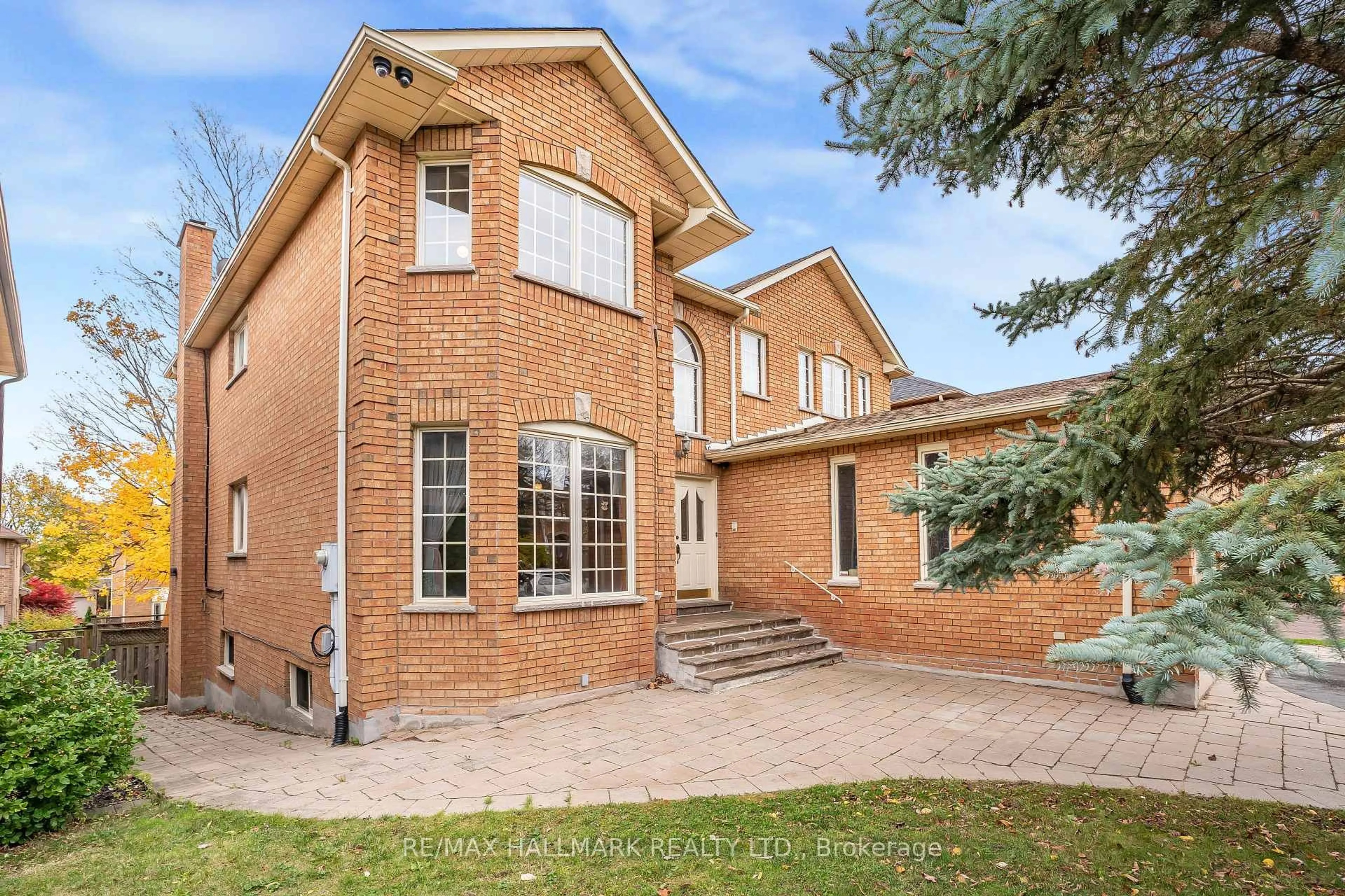 Home with brick exterior material, street for 24 Whalen Crt, Richmond Hill Ontario L4C 9T4