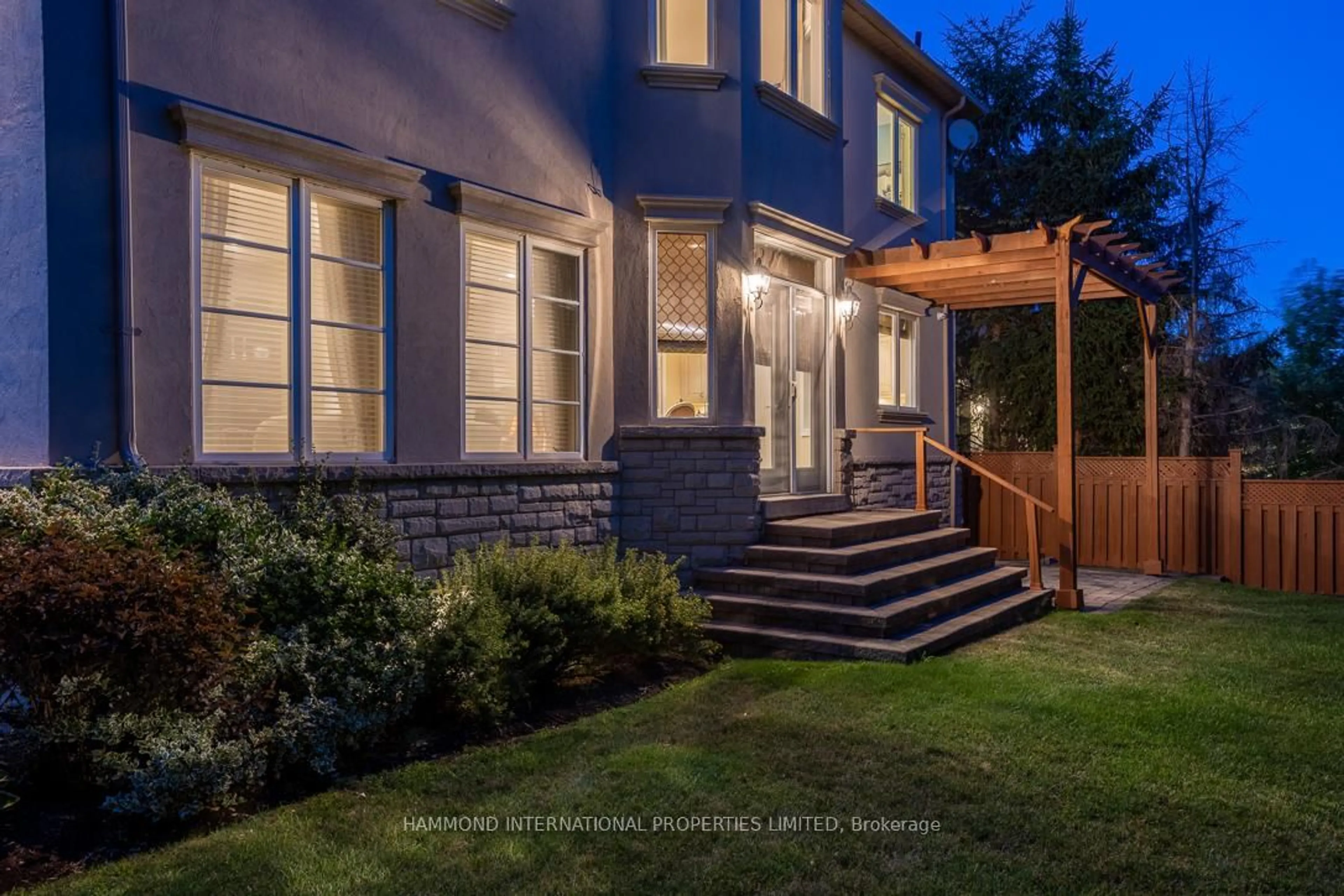 Unknown for 1 Sanibel Cres, Vaughan Ontario L4J 8G9