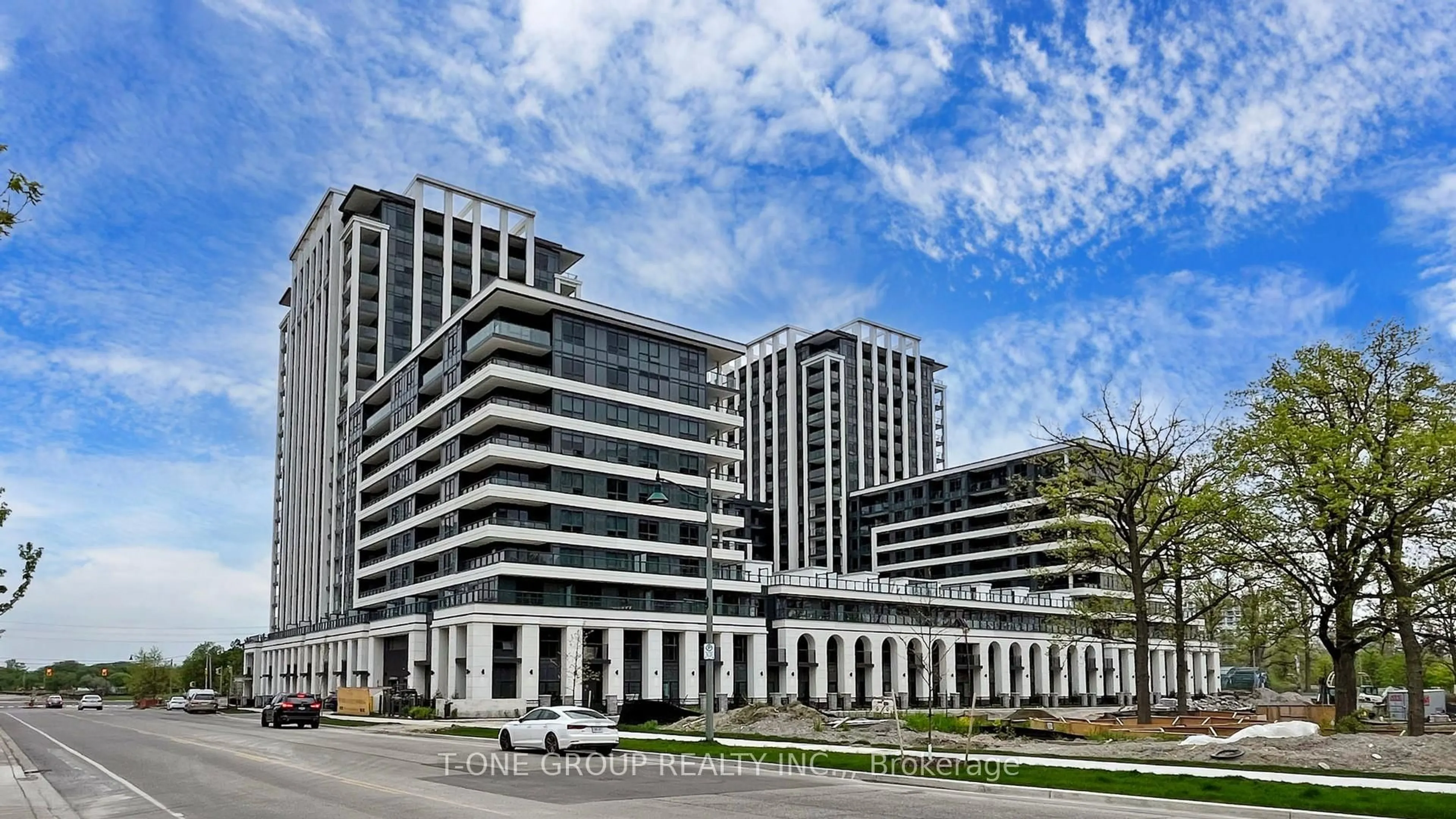 Indoor foyer for 8 Cedarland Dr #906, Markham Ontario L6G 0H4