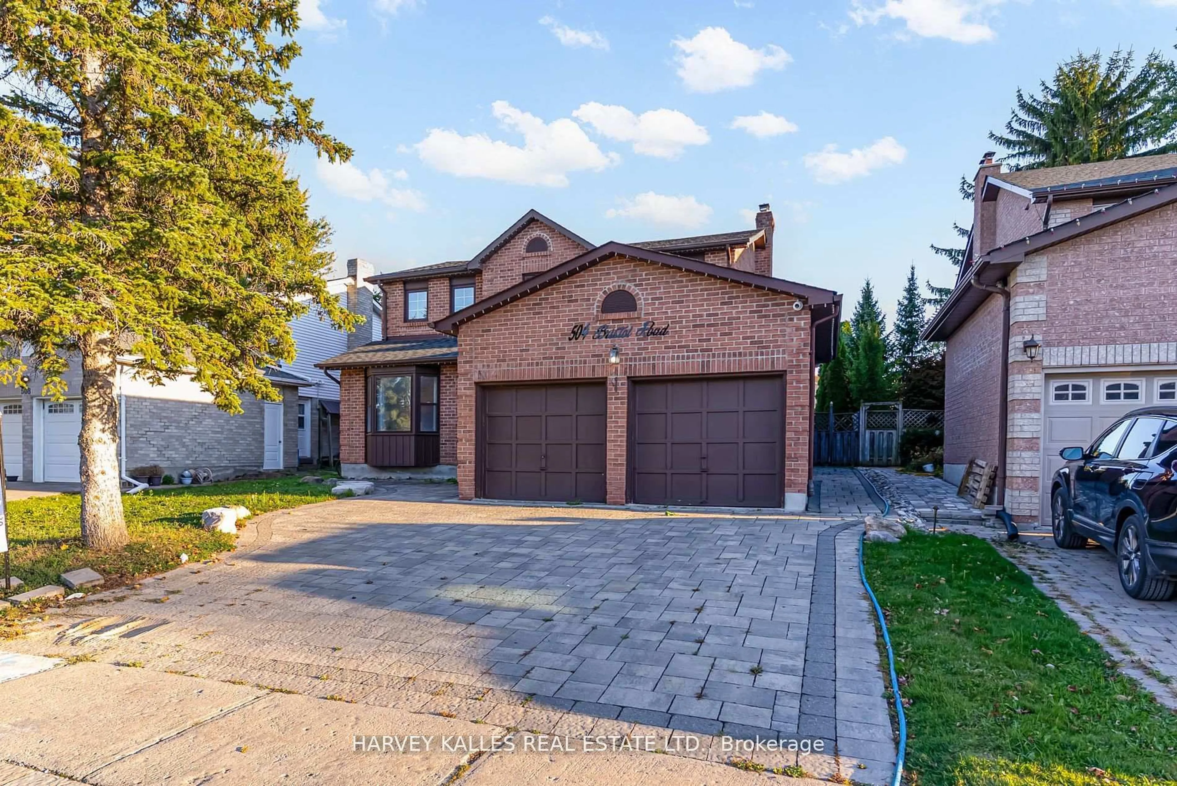 Home with brick exterior material, street for 504 Bristol Rd, Newmarket Ontario L3Y 6P8