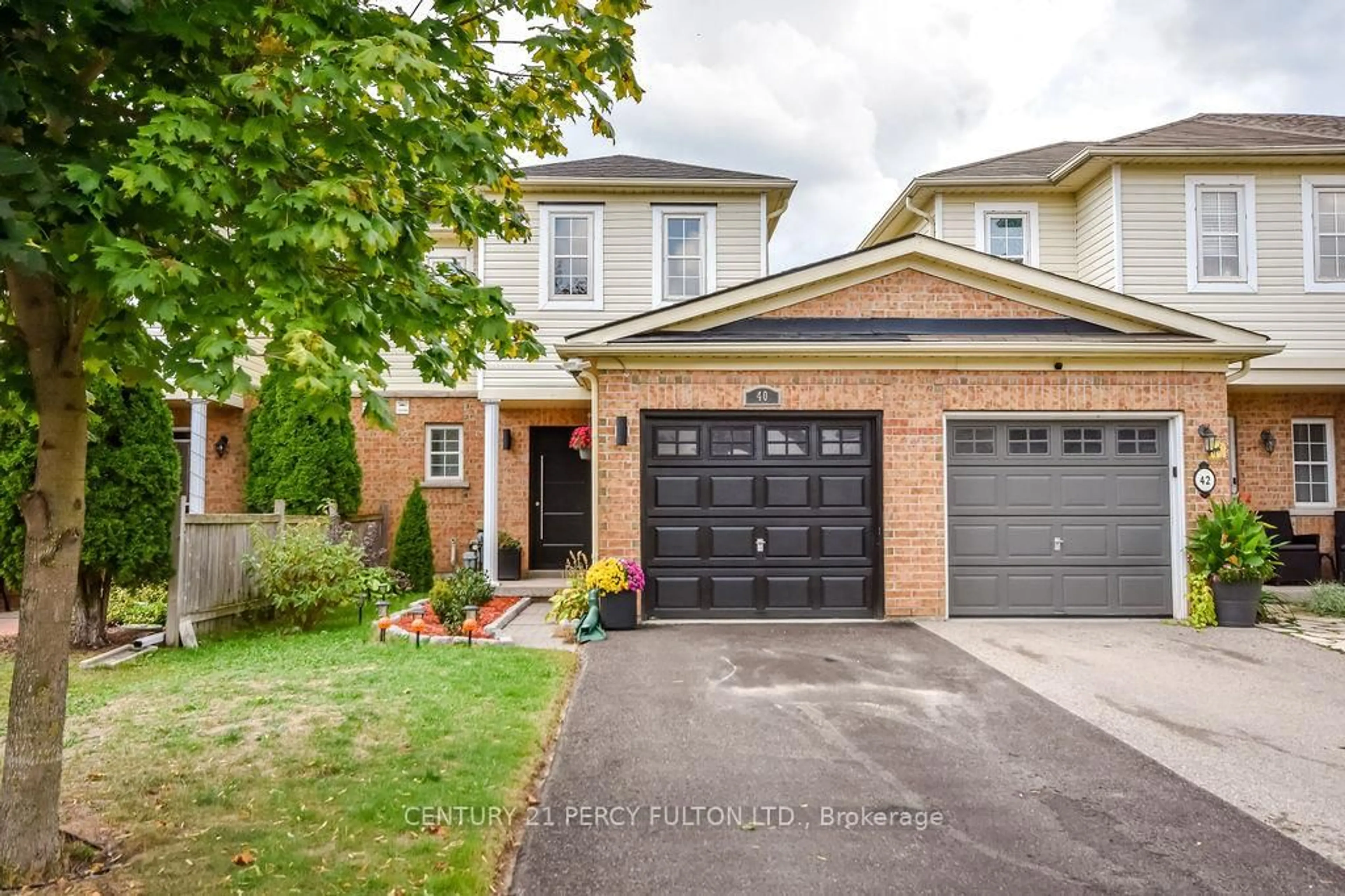 Home with brick exterior material, street for 40 McCann Lane, Essa Ontario L0M 1B4