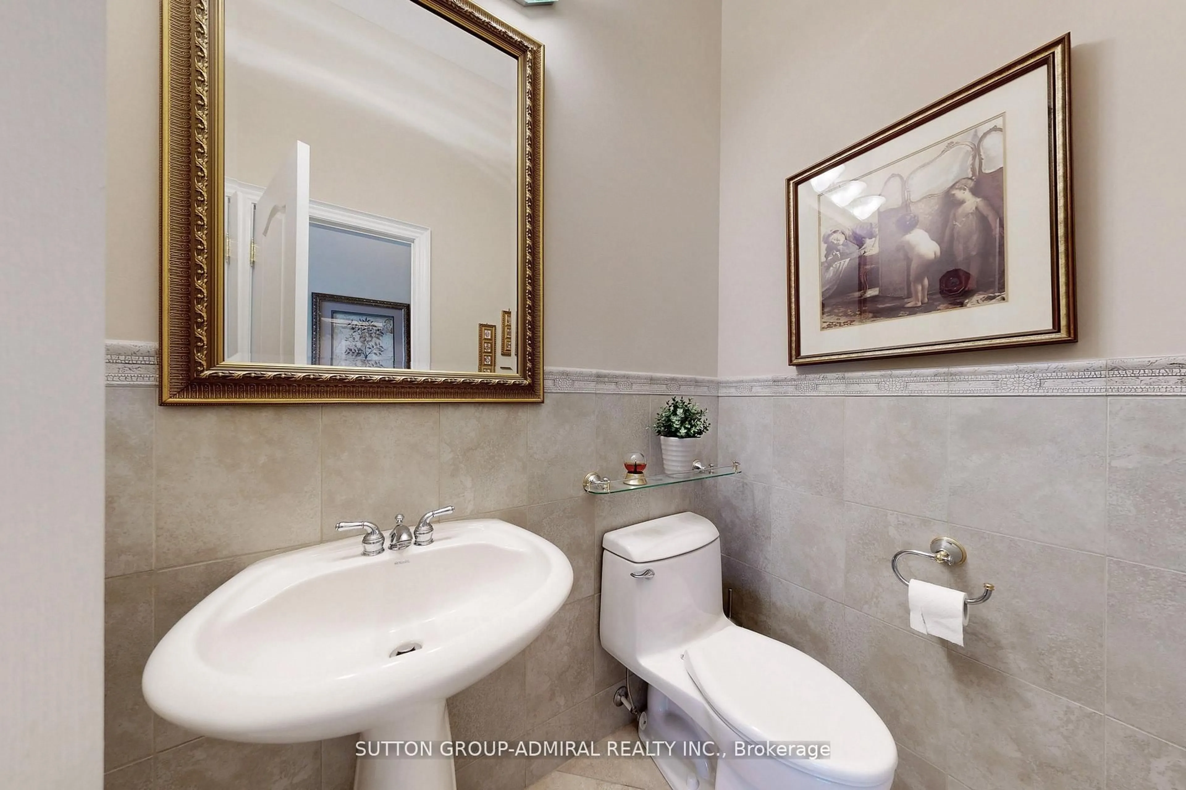 Standard bathroom, ceramic/tile floor for 25 Little Natalie Crt, Vaughan Ontario L6A 0J2