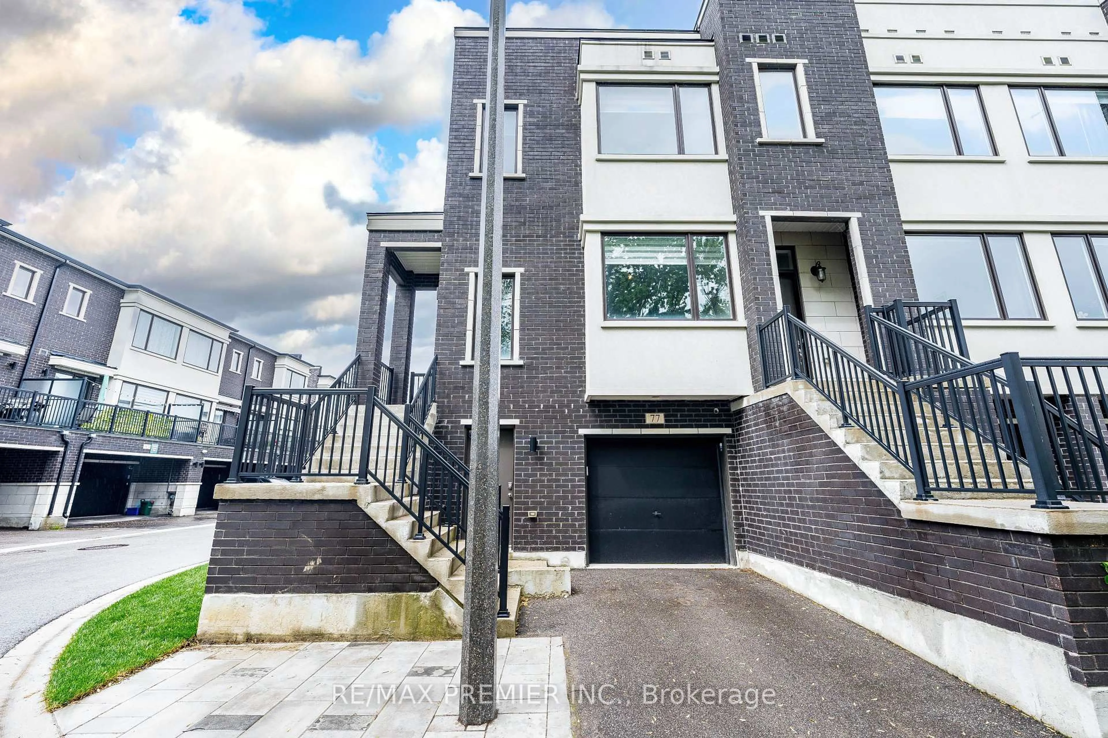 Unknown for 77 Sydney Circ, Vaughan Ontario L4H 4R2