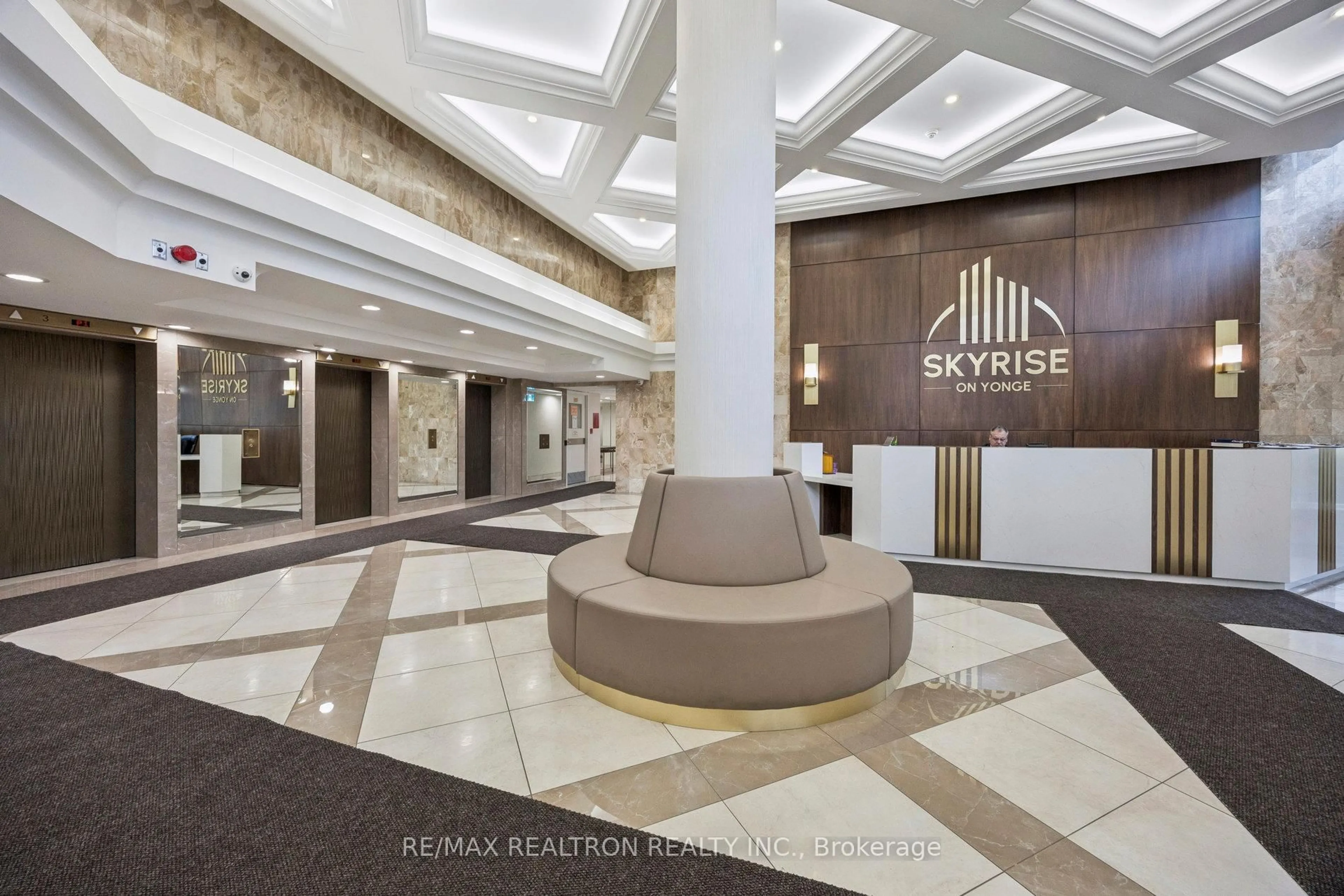 Lobby for 7300 Yonge St #801, Vaughan Ontario L4J 7Y5