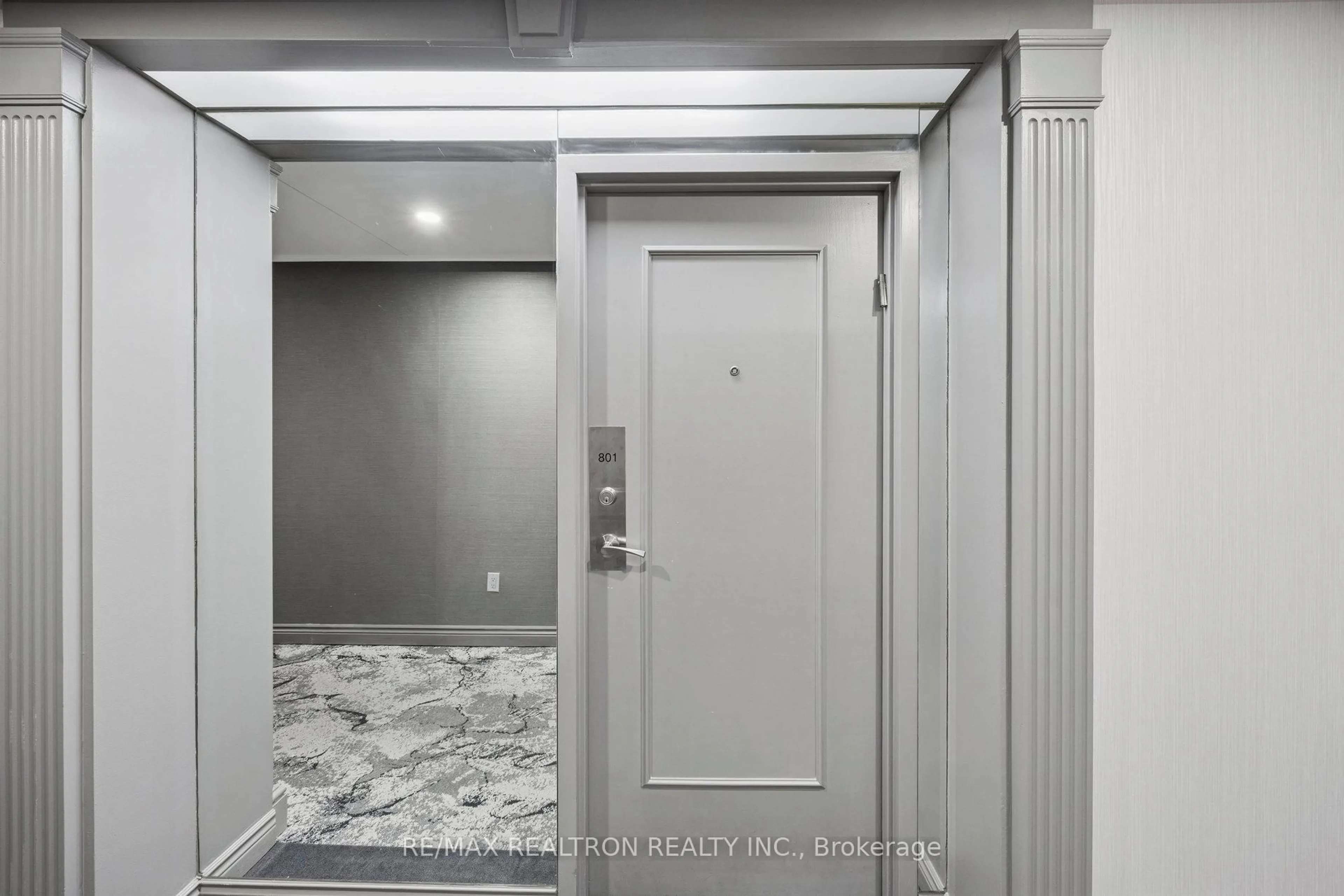 Unknown for 7300 Yonge St #801, Vaughan Ontario L4J 7Y5