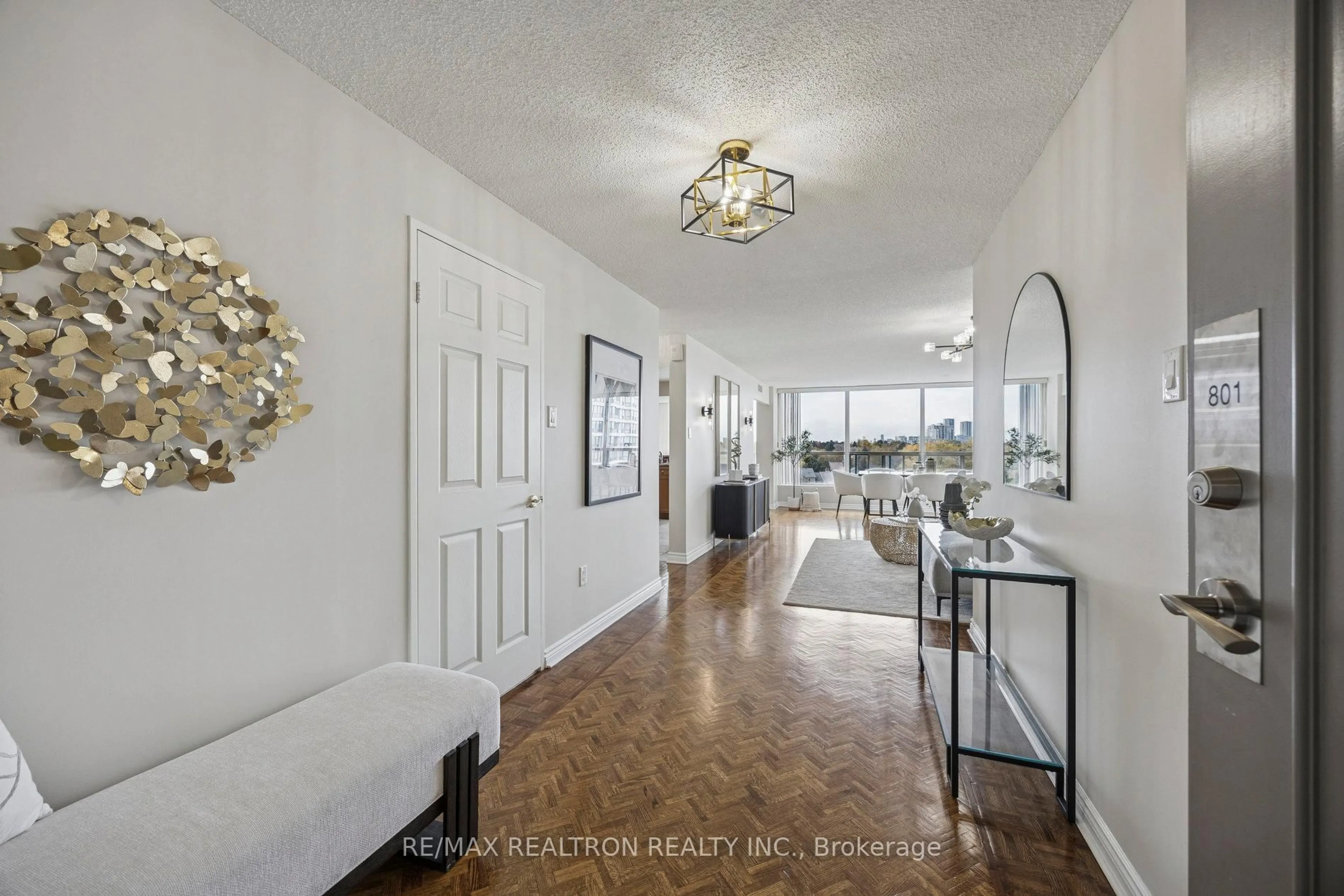 Indoor entryway for 7300 Yonge St #801, Vaughan Ontario L4J 7Y5